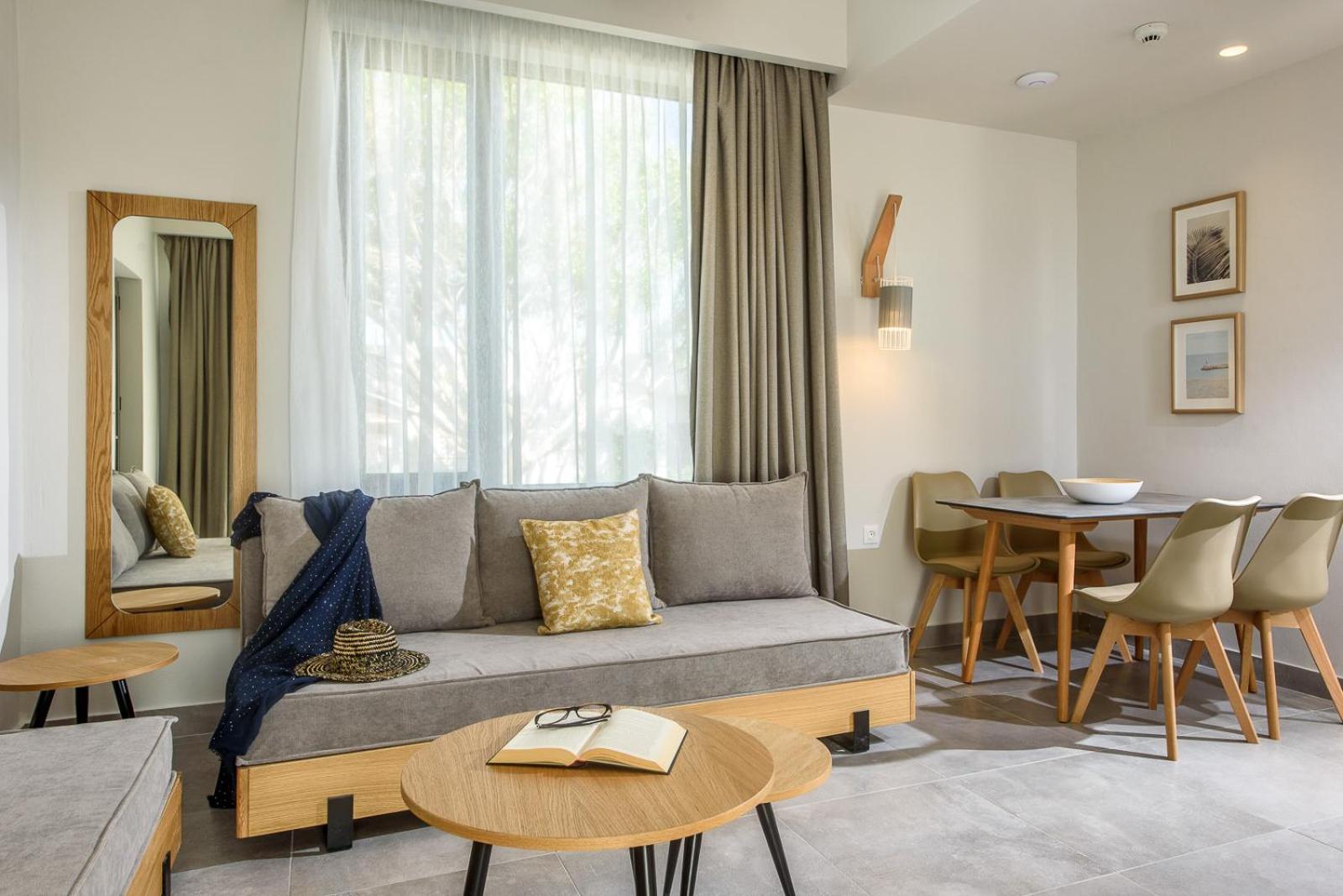 One-Bedroom Apartment Pool Front
