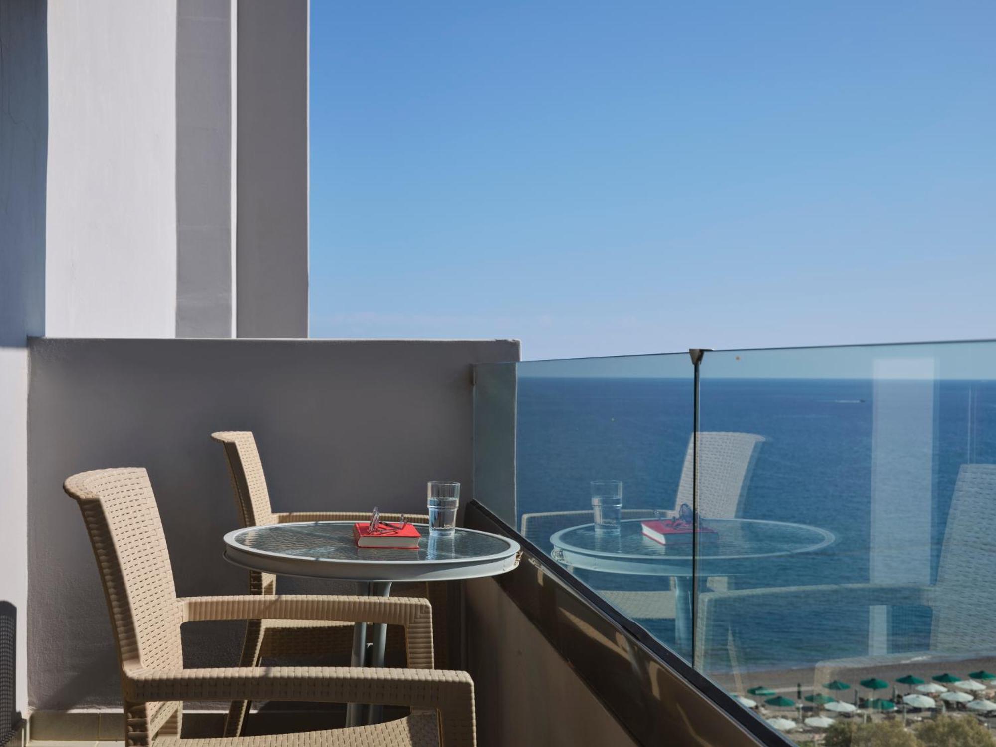 Superior Family Room Side Sea View