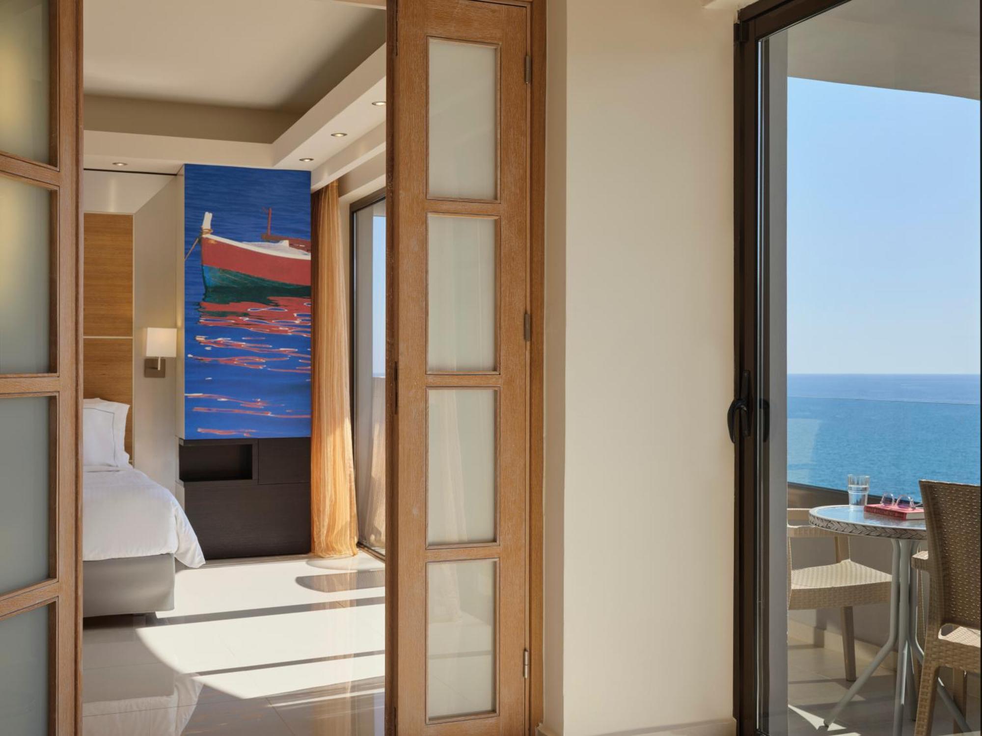 Superior Family Room Side Sea View