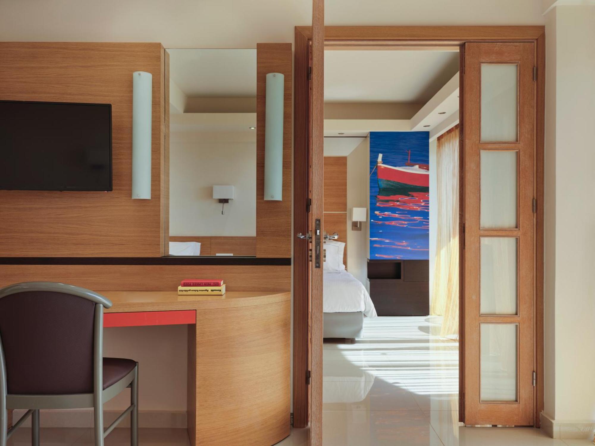 Superior Family Room Side Sea View