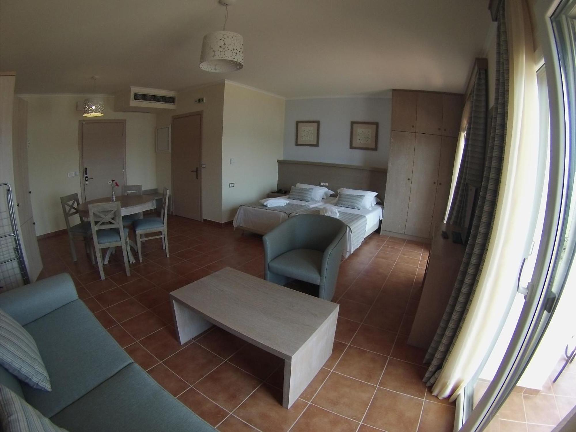 Studio Apartment Sea View Disability Access
