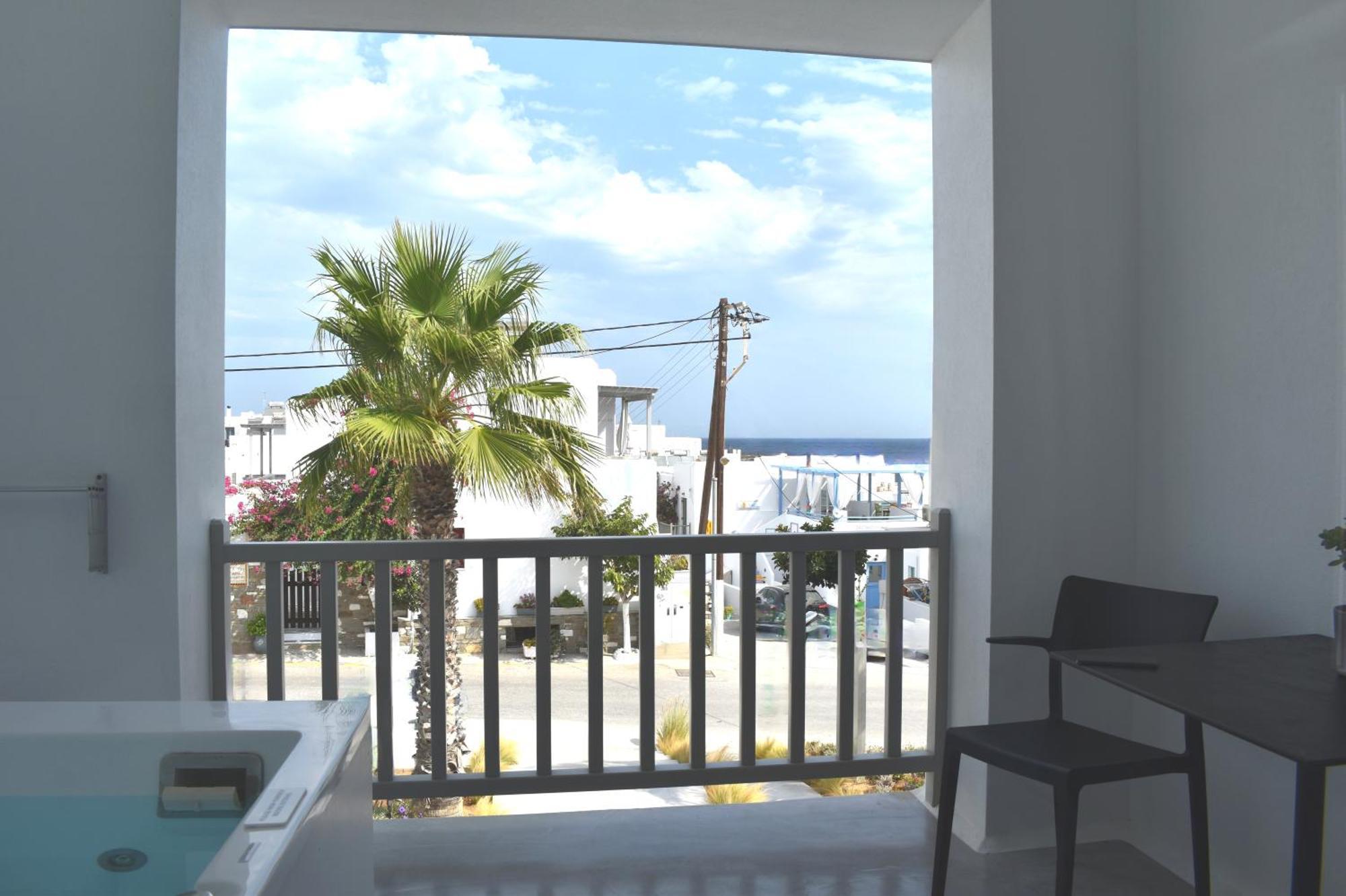 Honeymoon Suite Partial Sea View Hot Tub