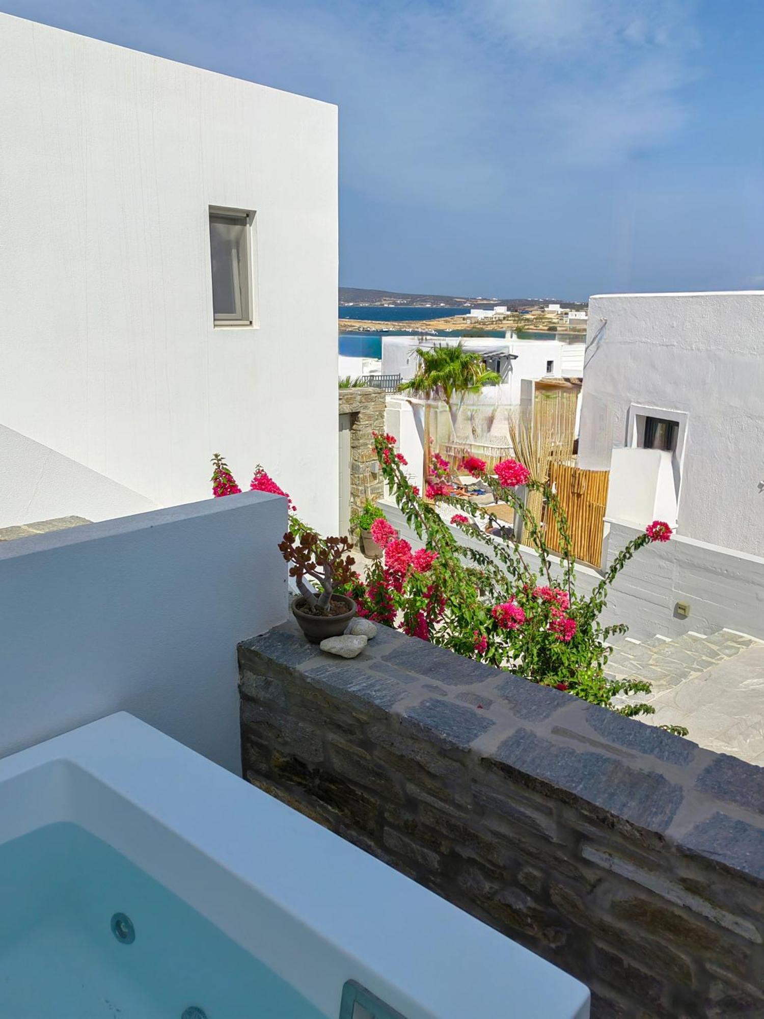 Honeymoon Suite Partial Sea View Hot Tub