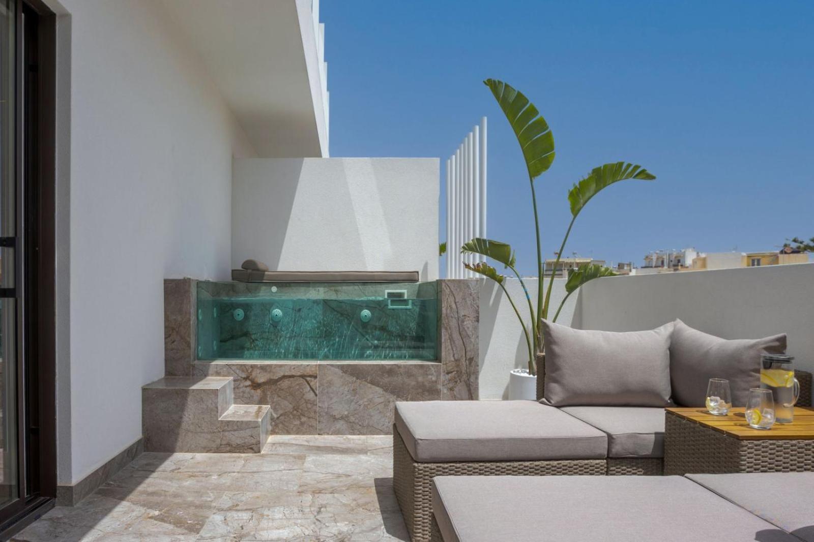 Luxury Σουίτα με Ιδιωτική Πισίνα