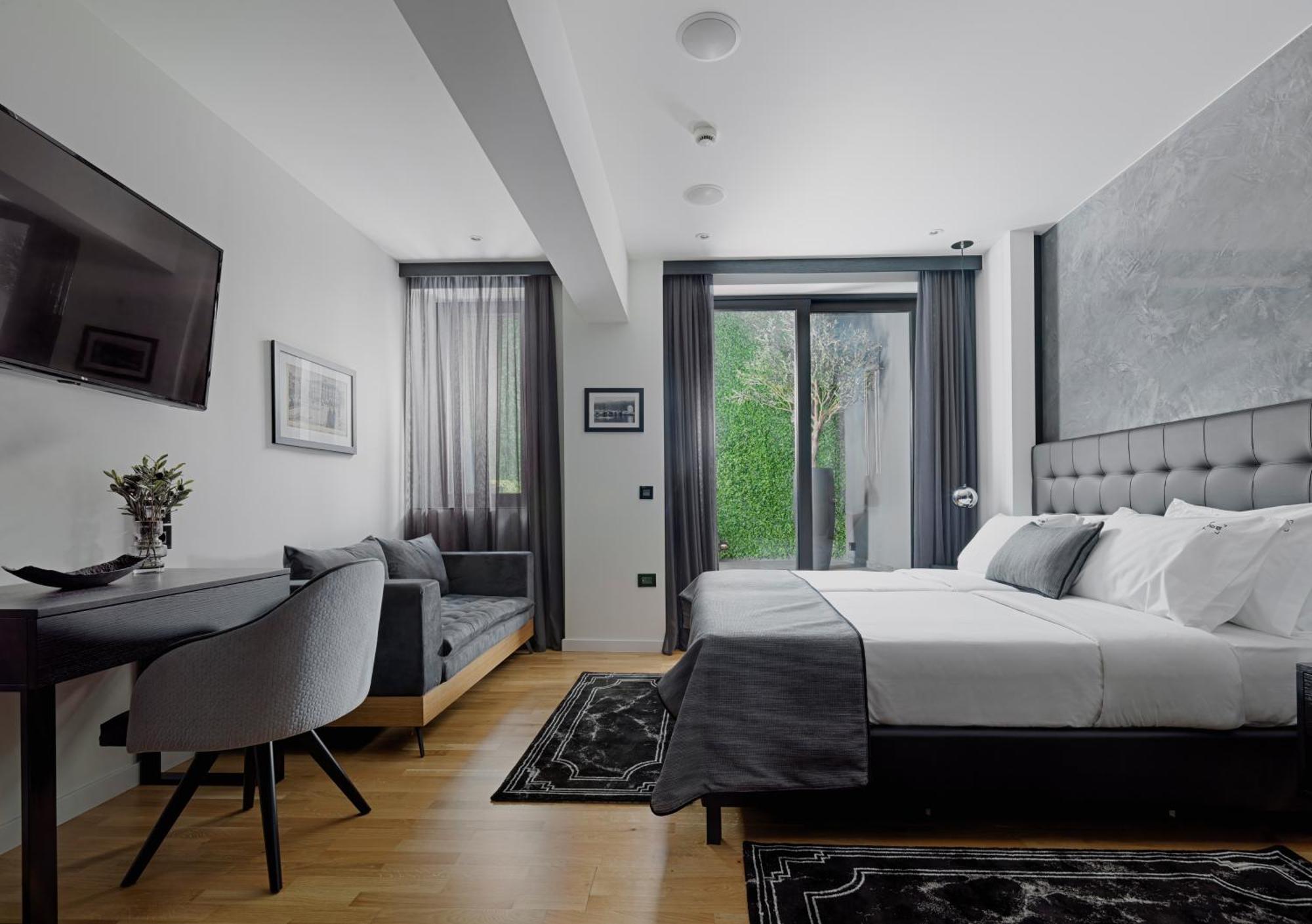 Superior Double Room Patio