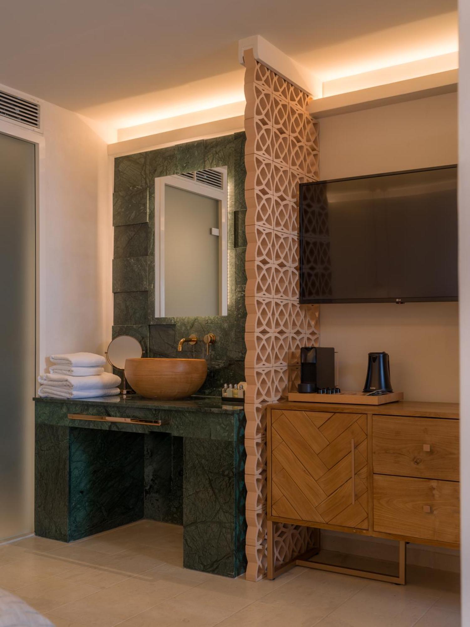 Quarto Duplo Superior com Banheira de Hidromassagem ao Ar Livre