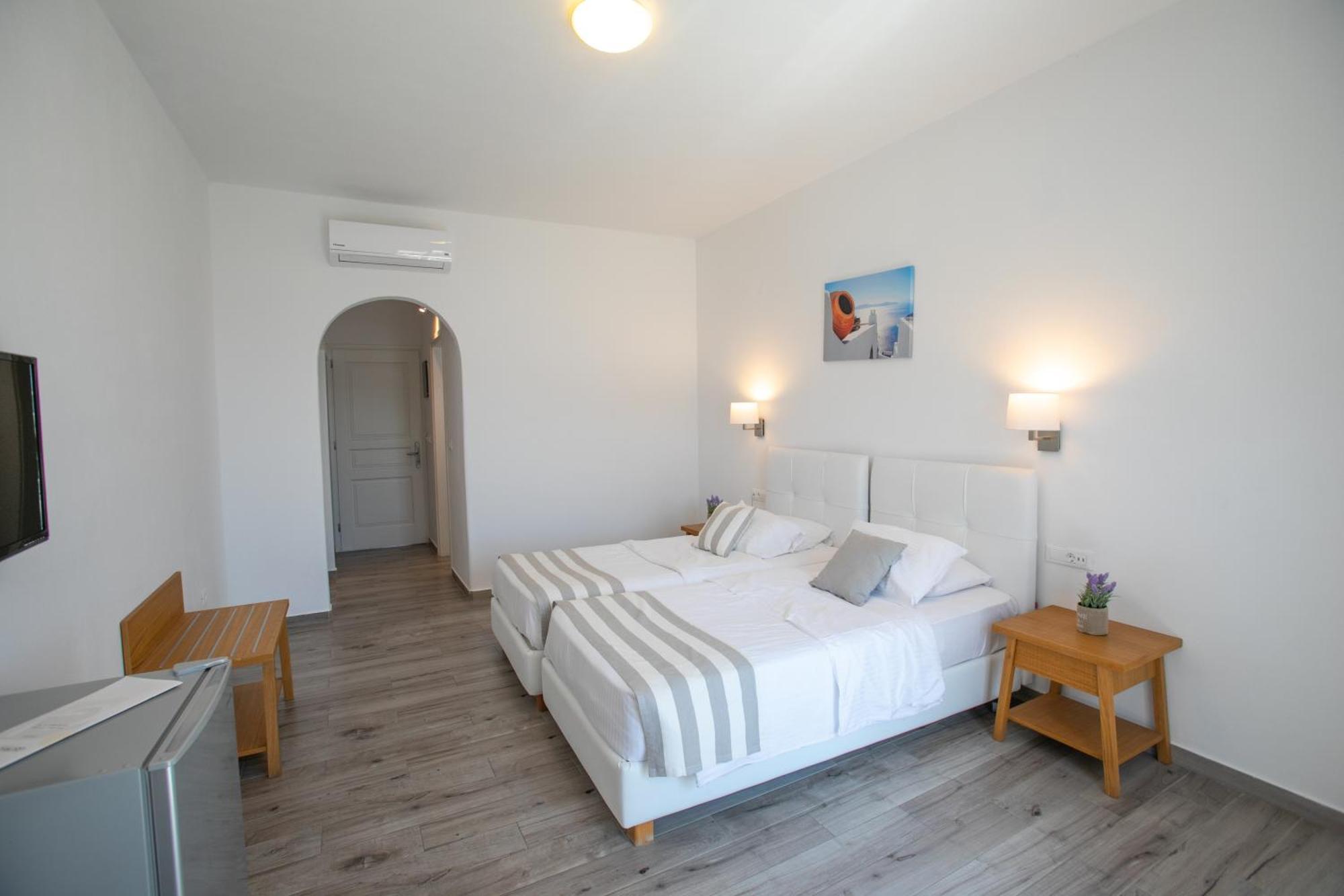 Double or Twin Room with Side Sea View