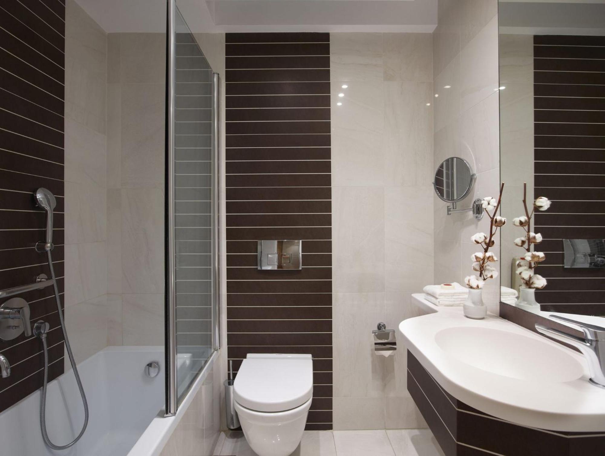 Superior Room Atrium View,1756410529:JPEG