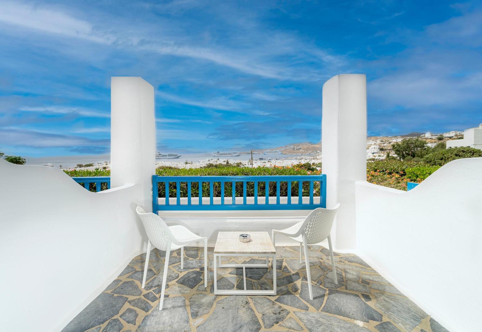 Double or Twin Room Sea View