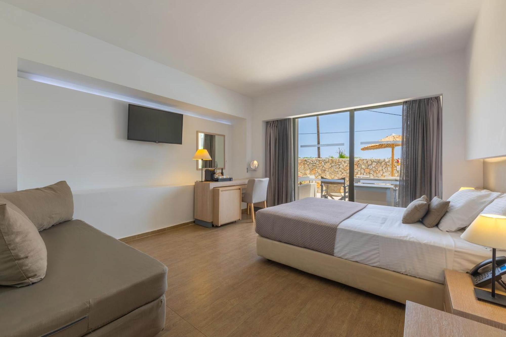 Chambre Double ou Lits Jumeaux avec Accès Piscine