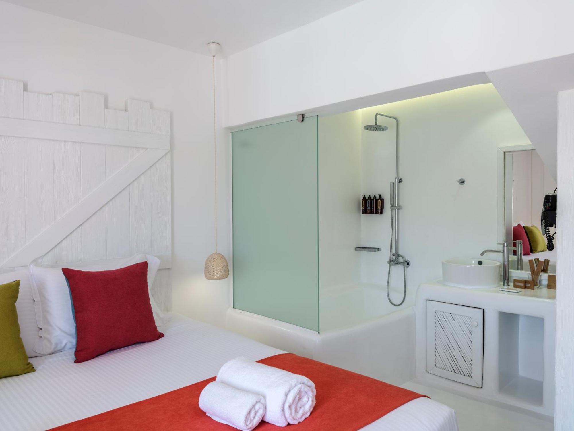 Habitación Doble con vistas a la piscina