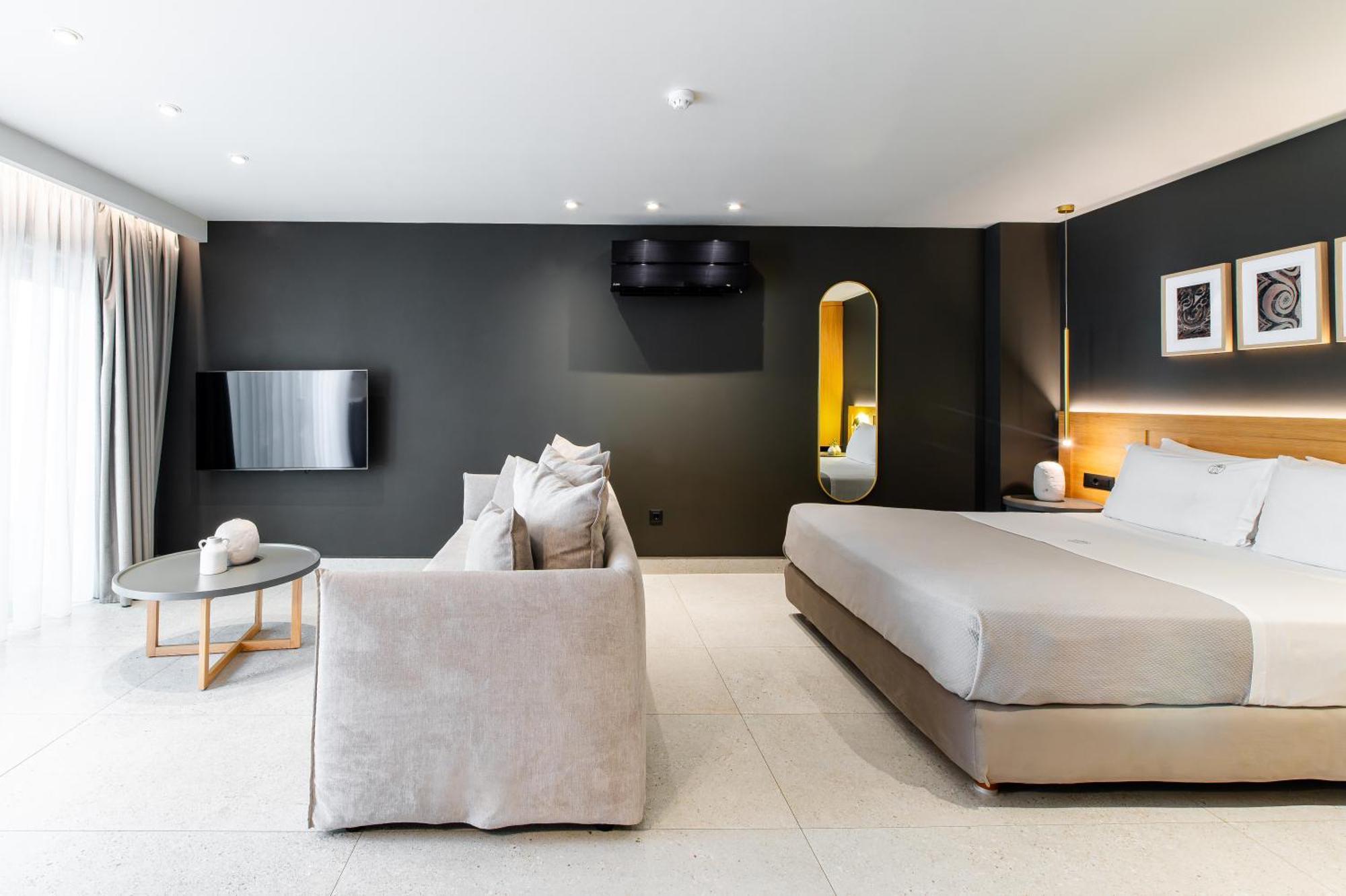 Suite Terrace & Outdoor Jetted Tub