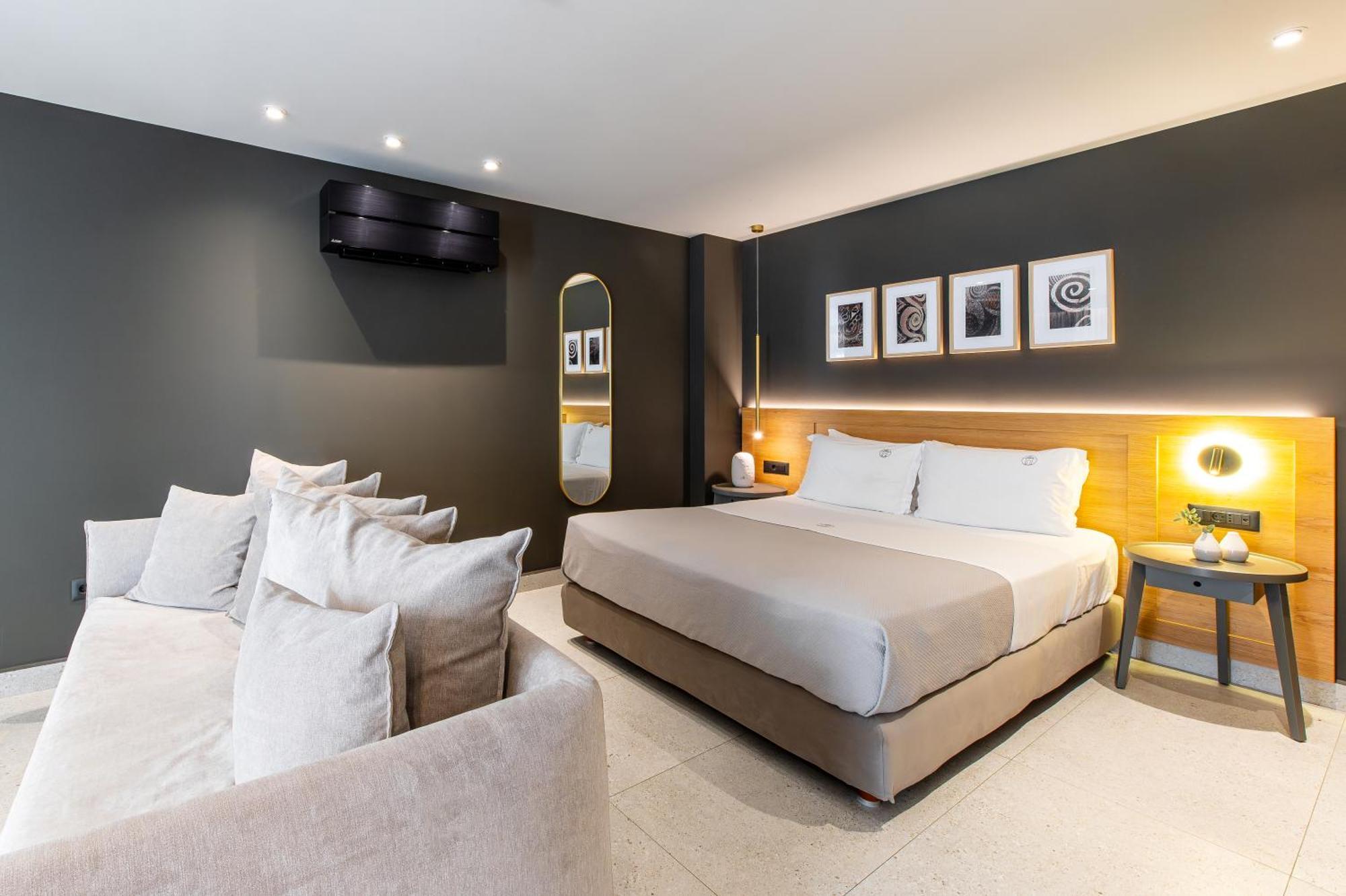Suite Terrace & Outdoor Jetted Tub