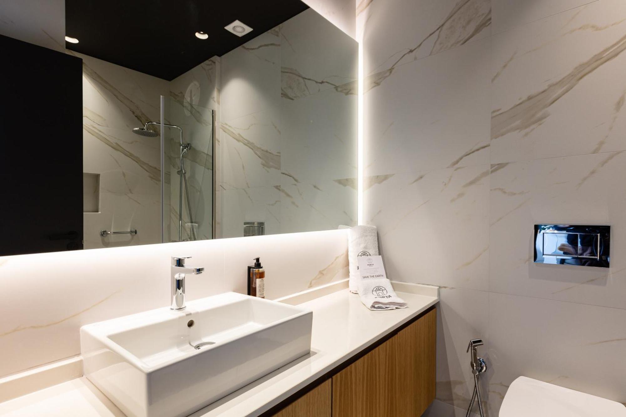 Superior Suite Outdoor Jetted Tub