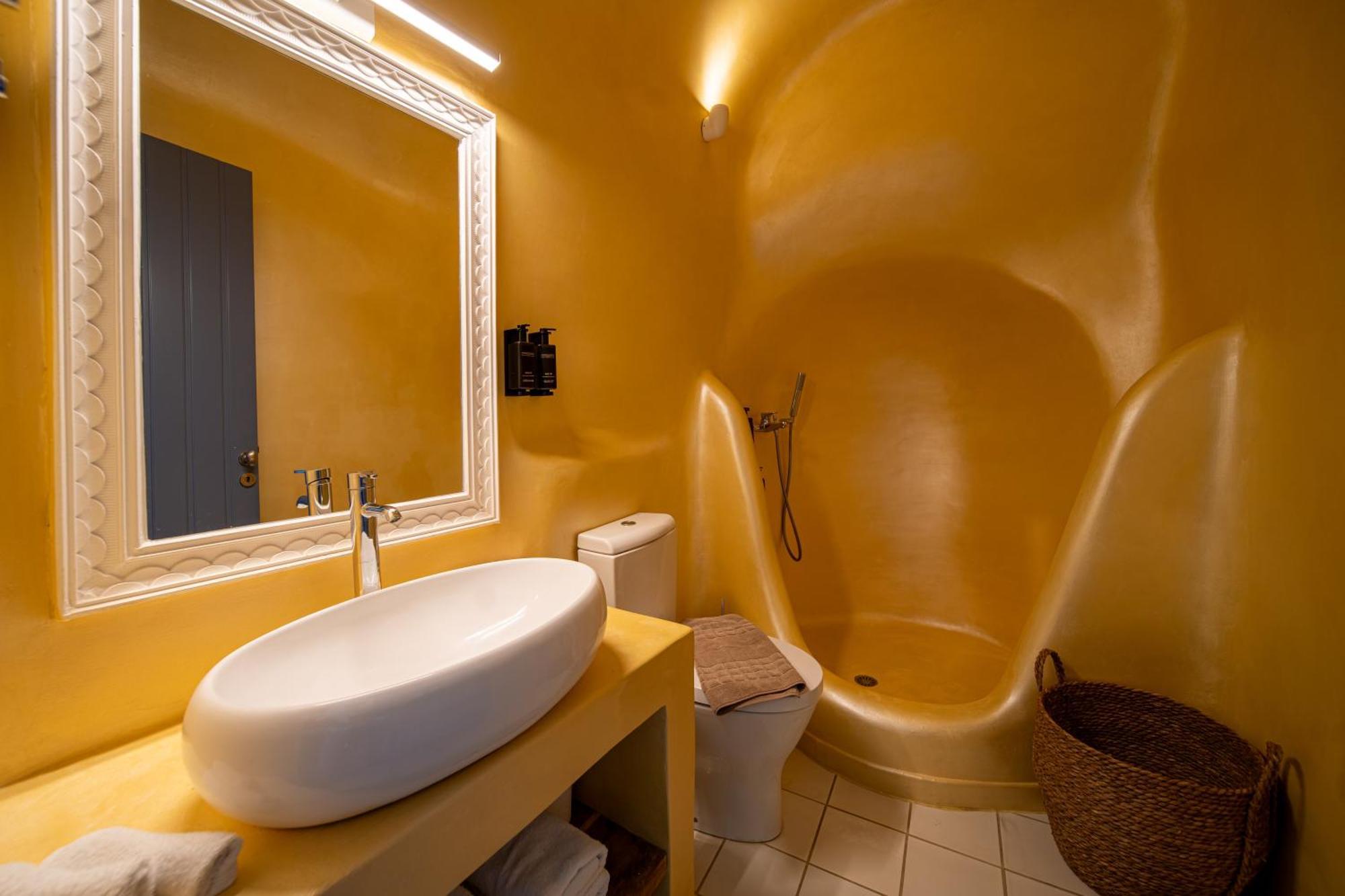Pearl Suite Outdoor Private Heated Tub