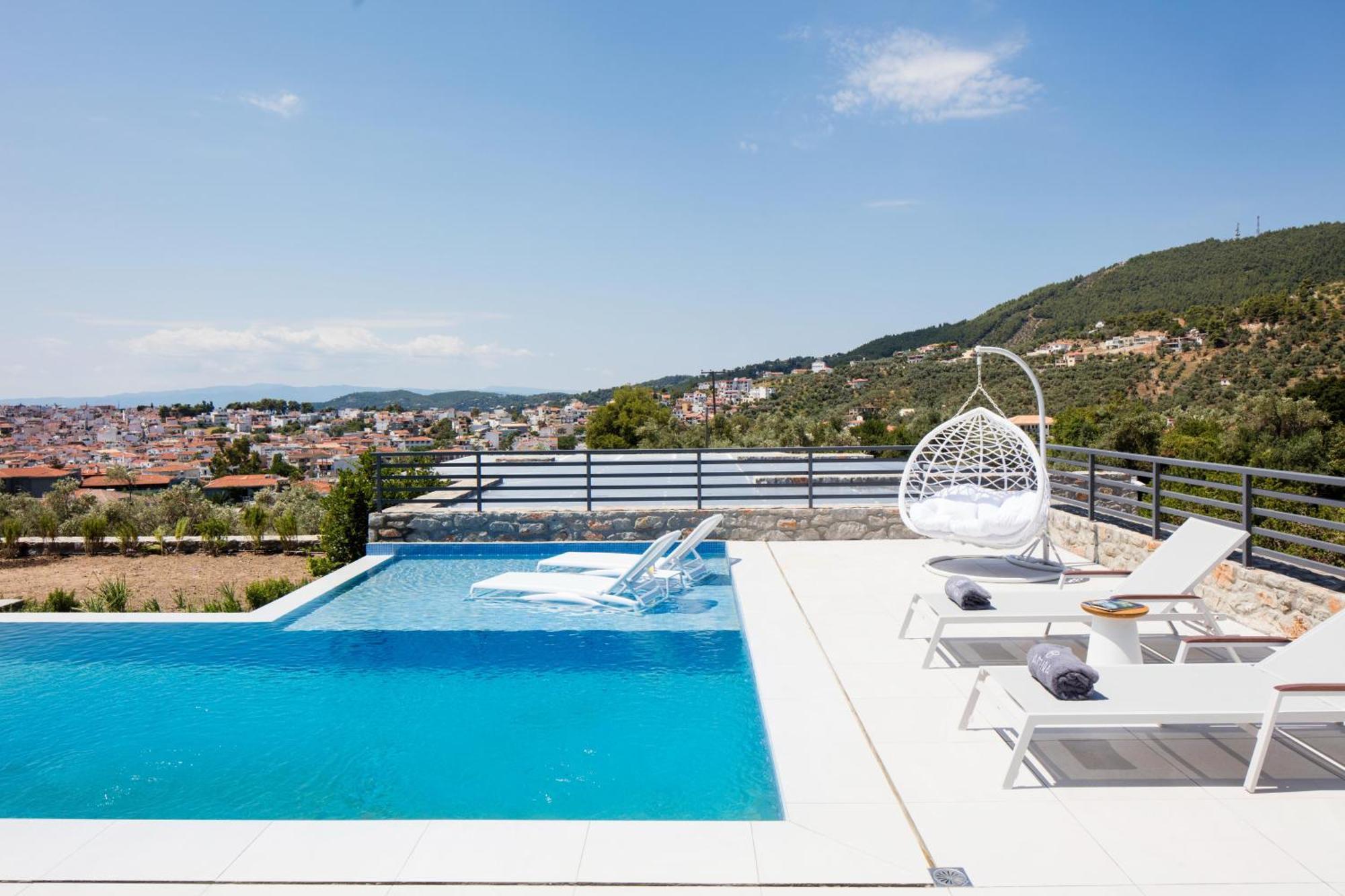Deluxe Double or Twin Room Pool Access
