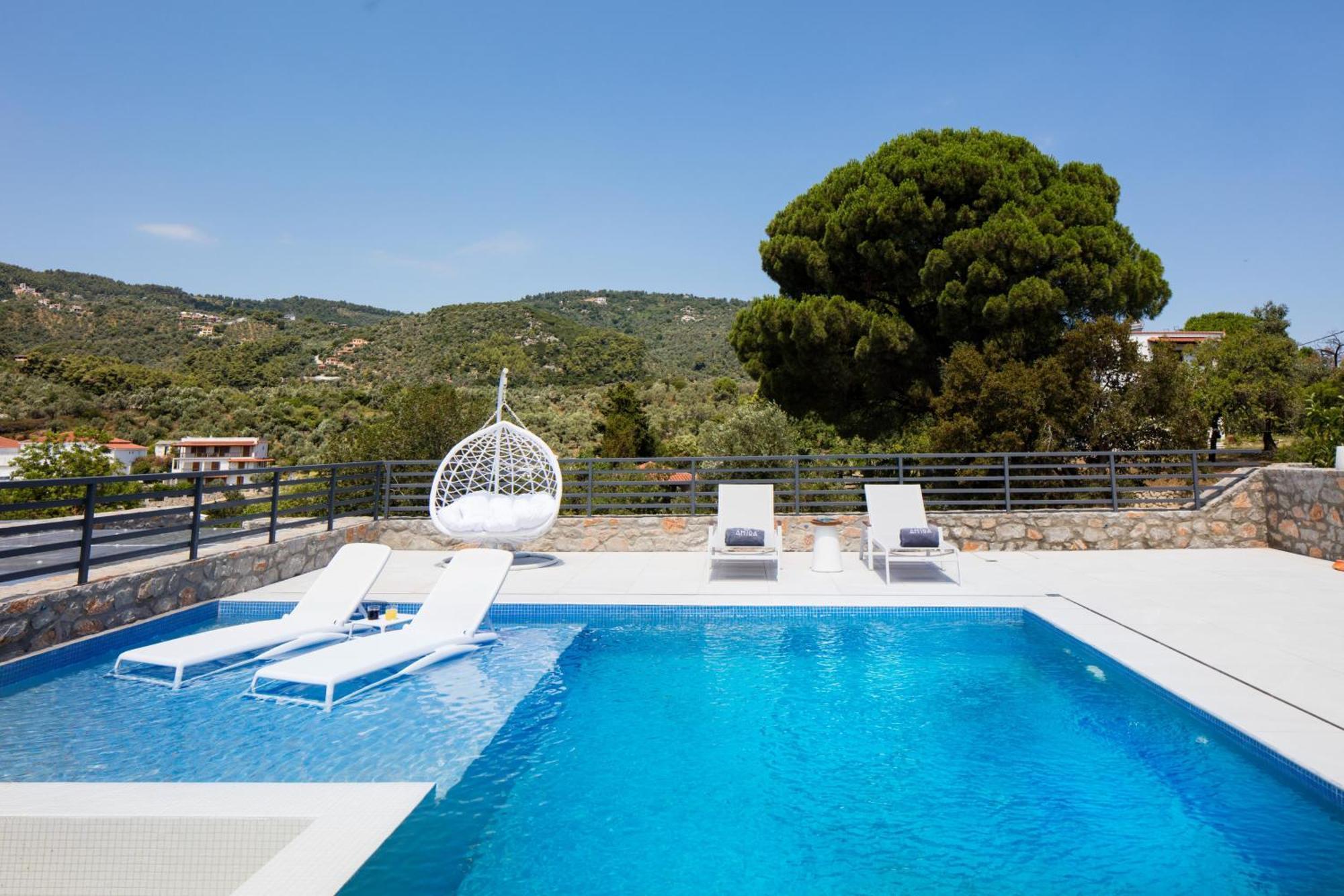 Deluxe Double or Twin Room Pool Access