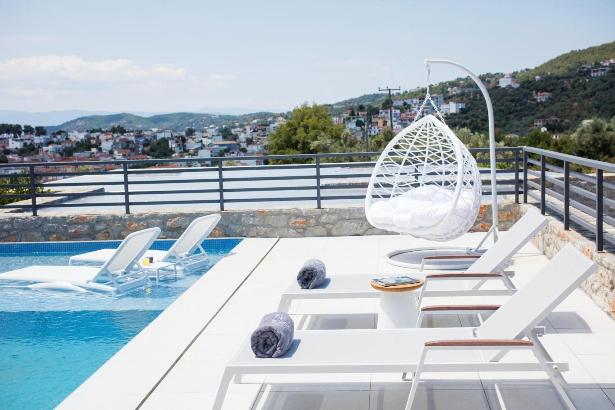 Deluxe Double or Twin Room Pool Access