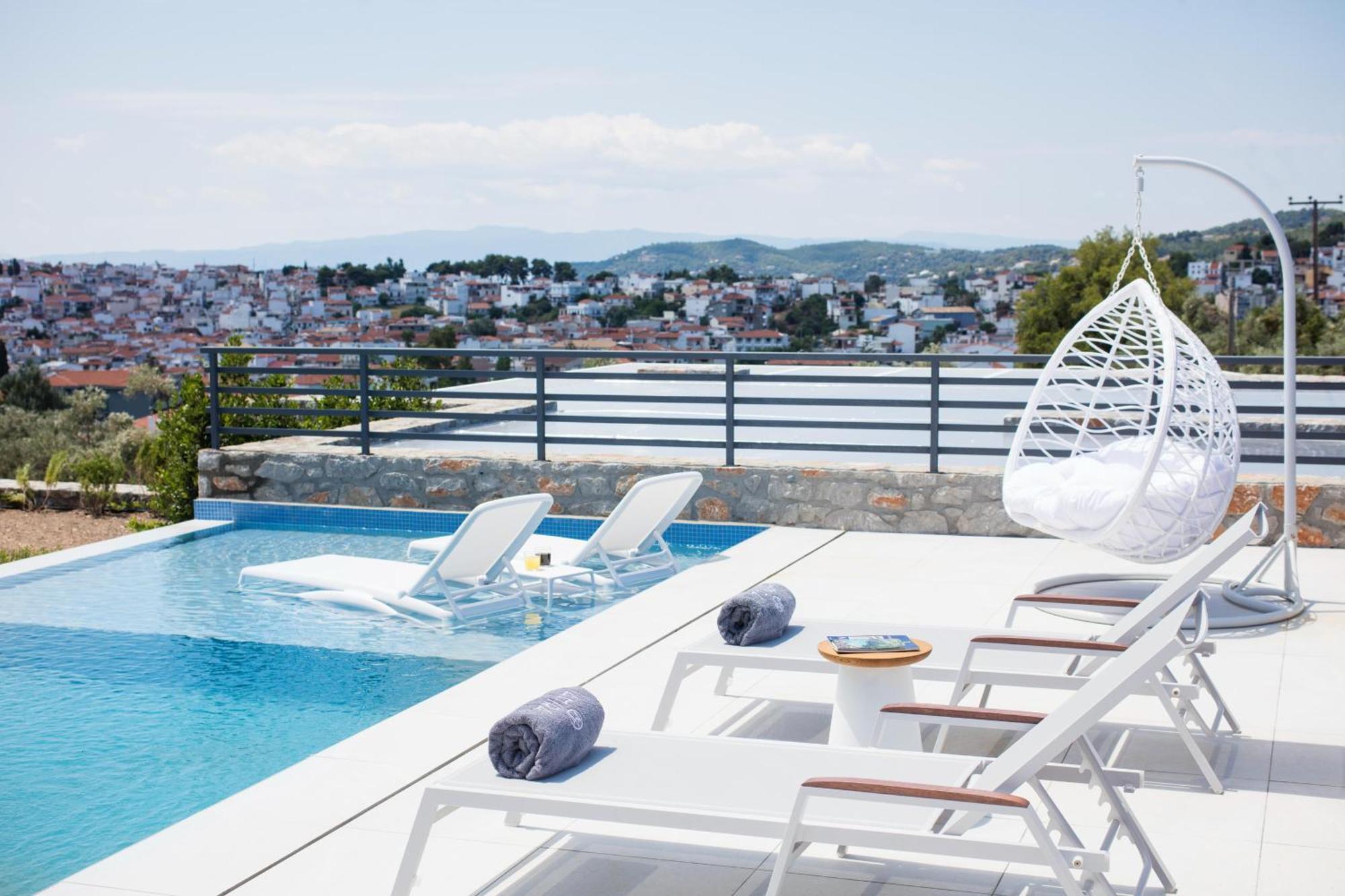 Deluxe Double or Twin Room Pool Access