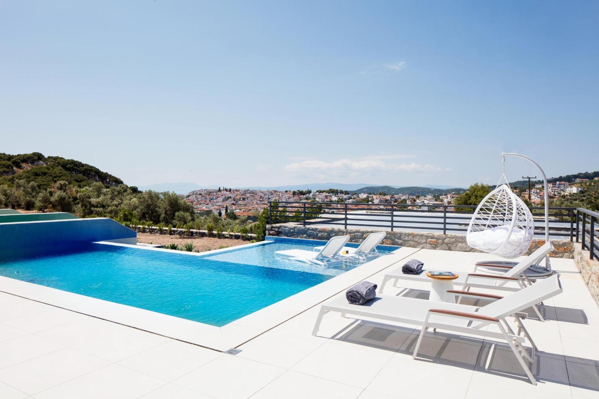 Deluxe Double or Twin Room Pool Access