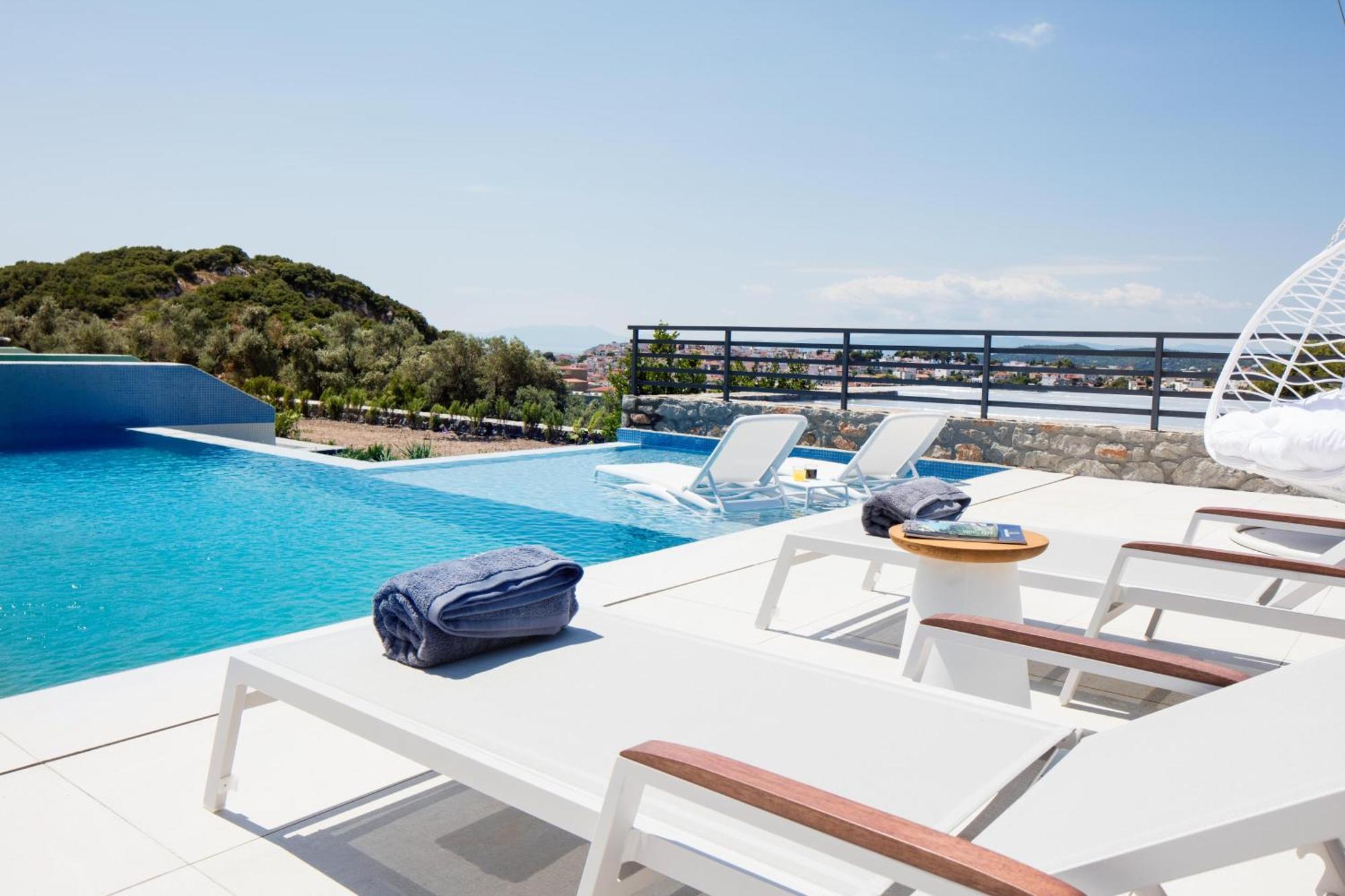Deluxe Double or Twin Room Pool Access