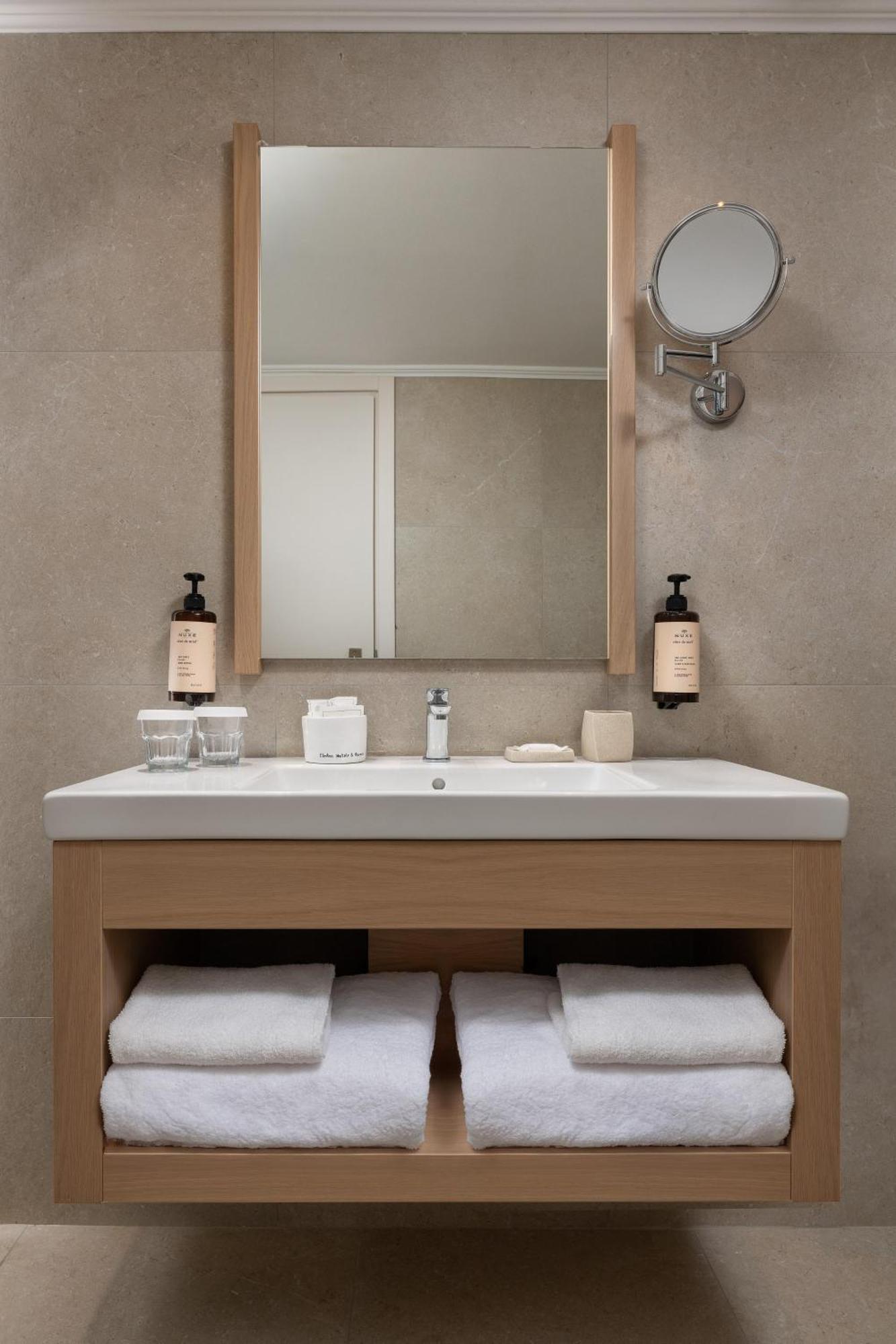 Deluxe Suite with Sea View - Seafront,1623645731:JPEG