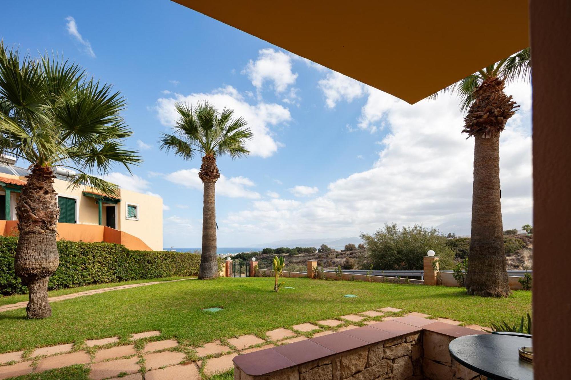 One-Bedroom Apartment Garden View