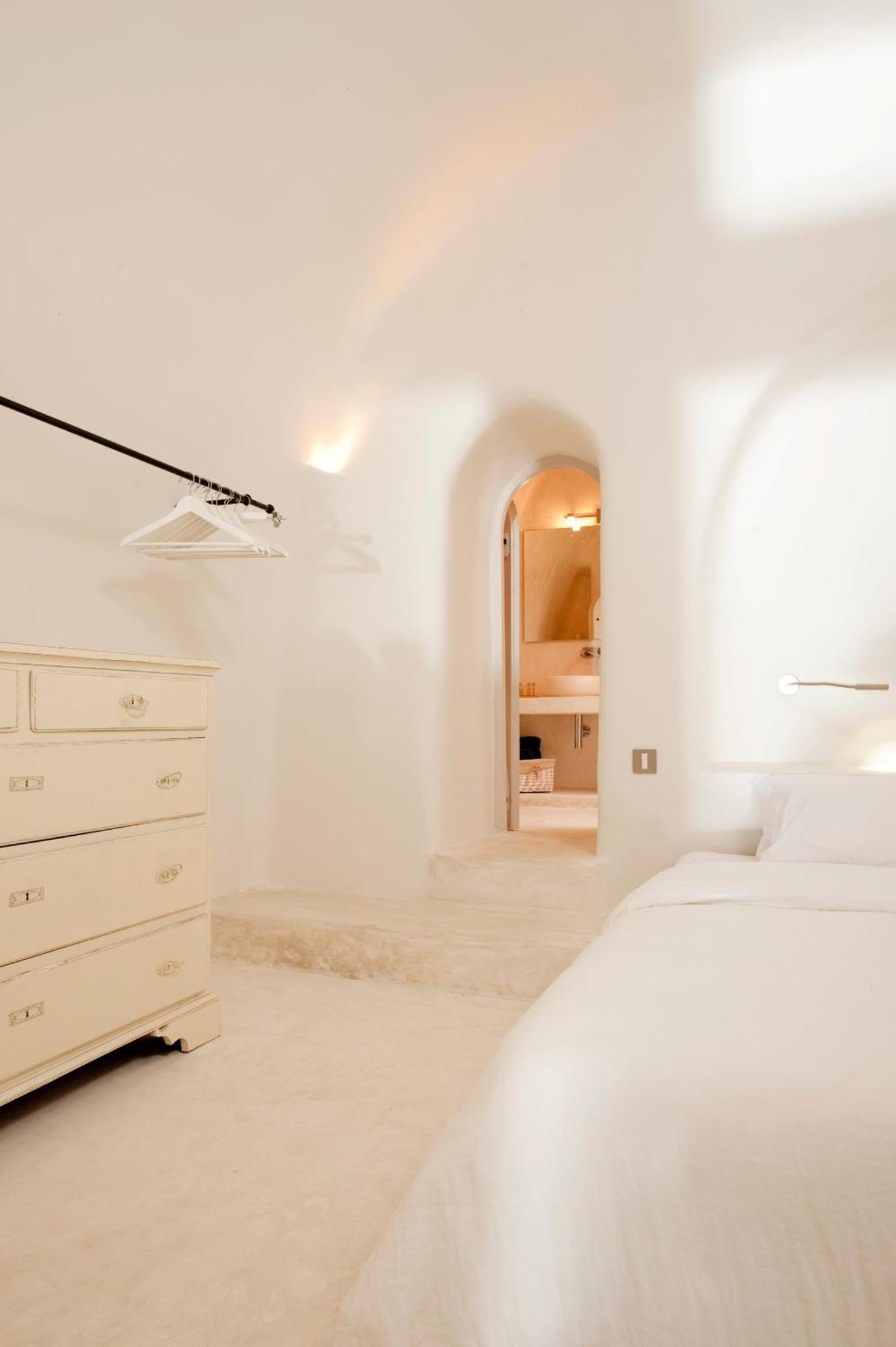 Suite with access to Terrace with shared Hot Tub & Caldera View