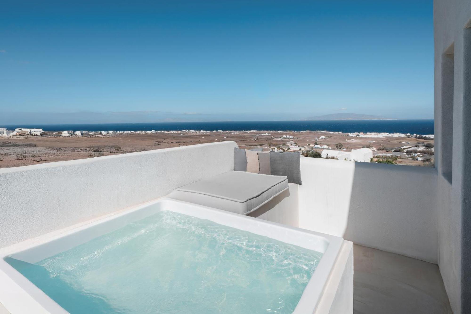 Superior Suite Sea View Outdoor Hot tub