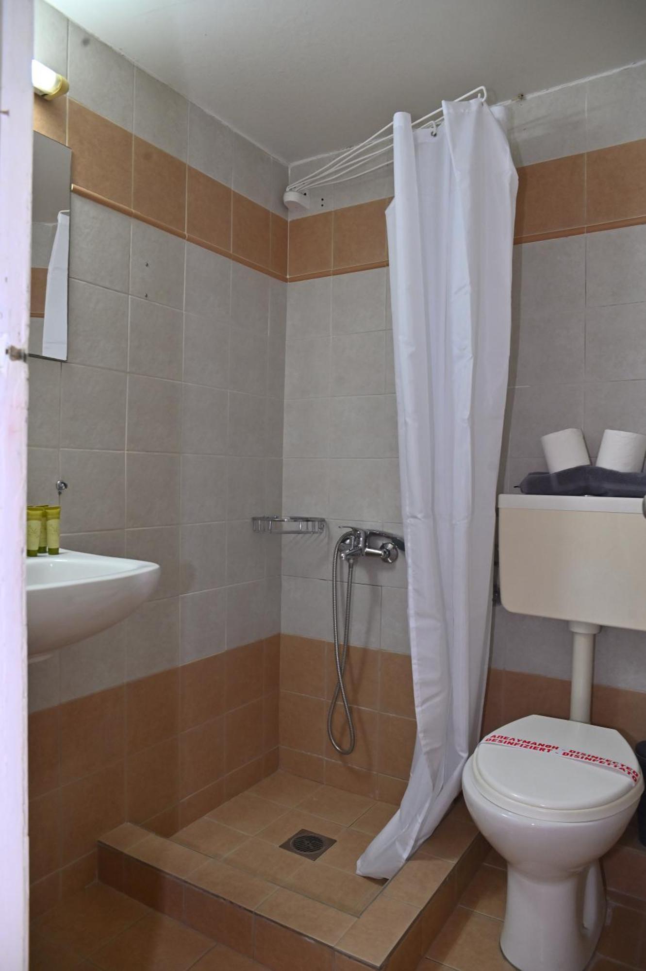 Budget Double Room,1636747231:JPEG