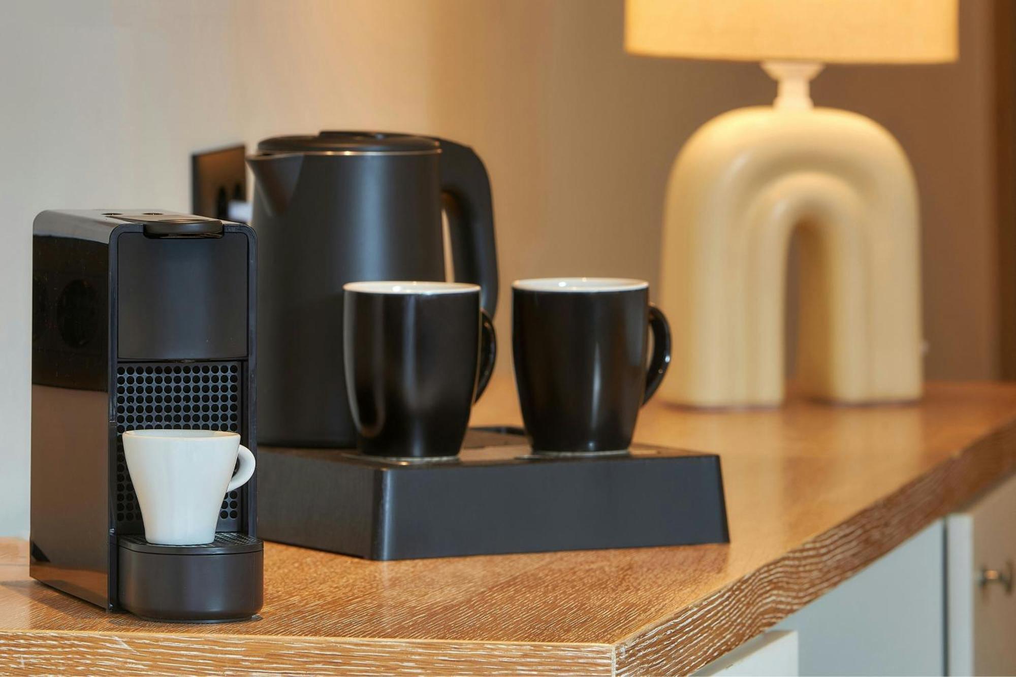 Premium King Room with Balcony and Inland View,1637714334:JPEG