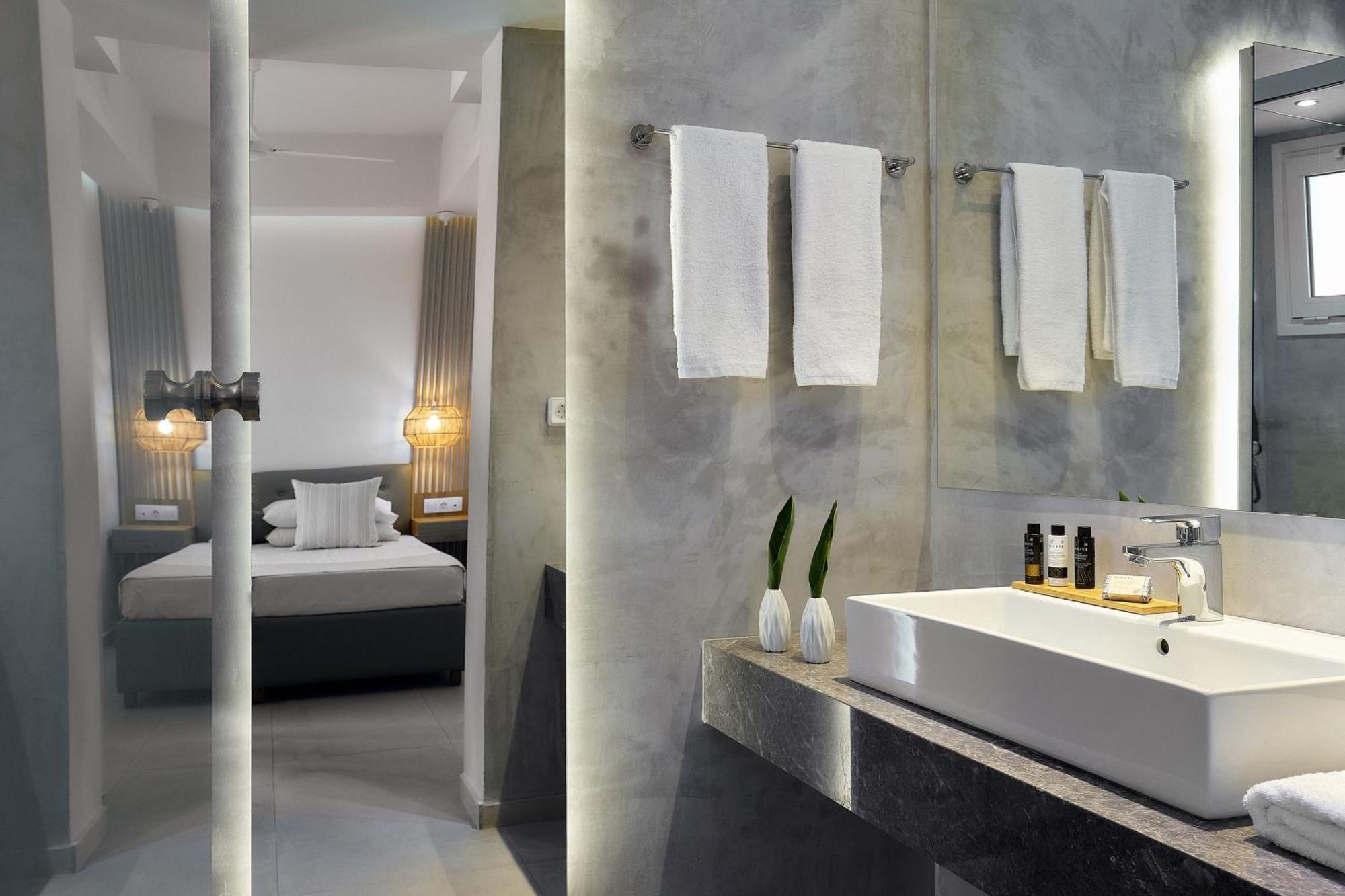 Classic Twin Room with Balcony and Inland View,1637714399:JPEG