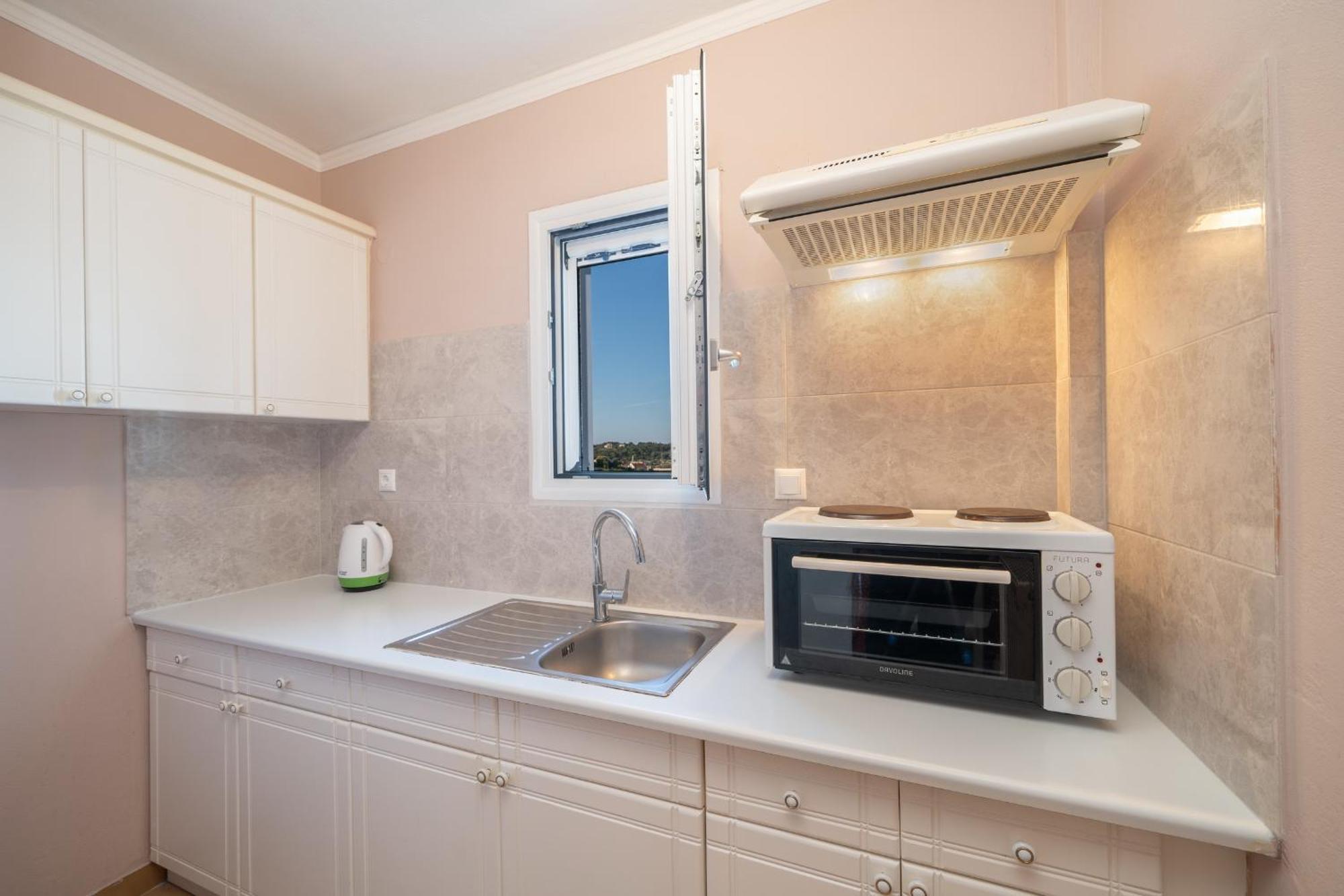 Studio with Sea View,1640380160:JPEG