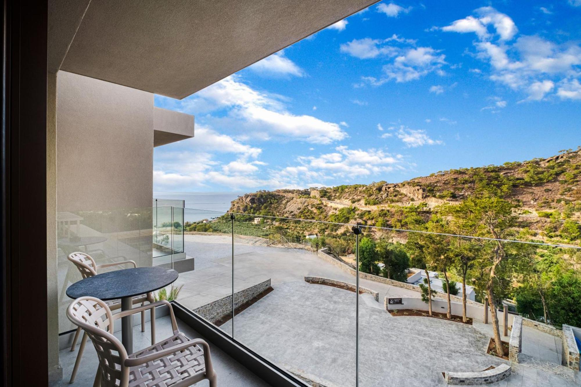 Double or Twin Room with Side Sea View,1641012775:JPEG