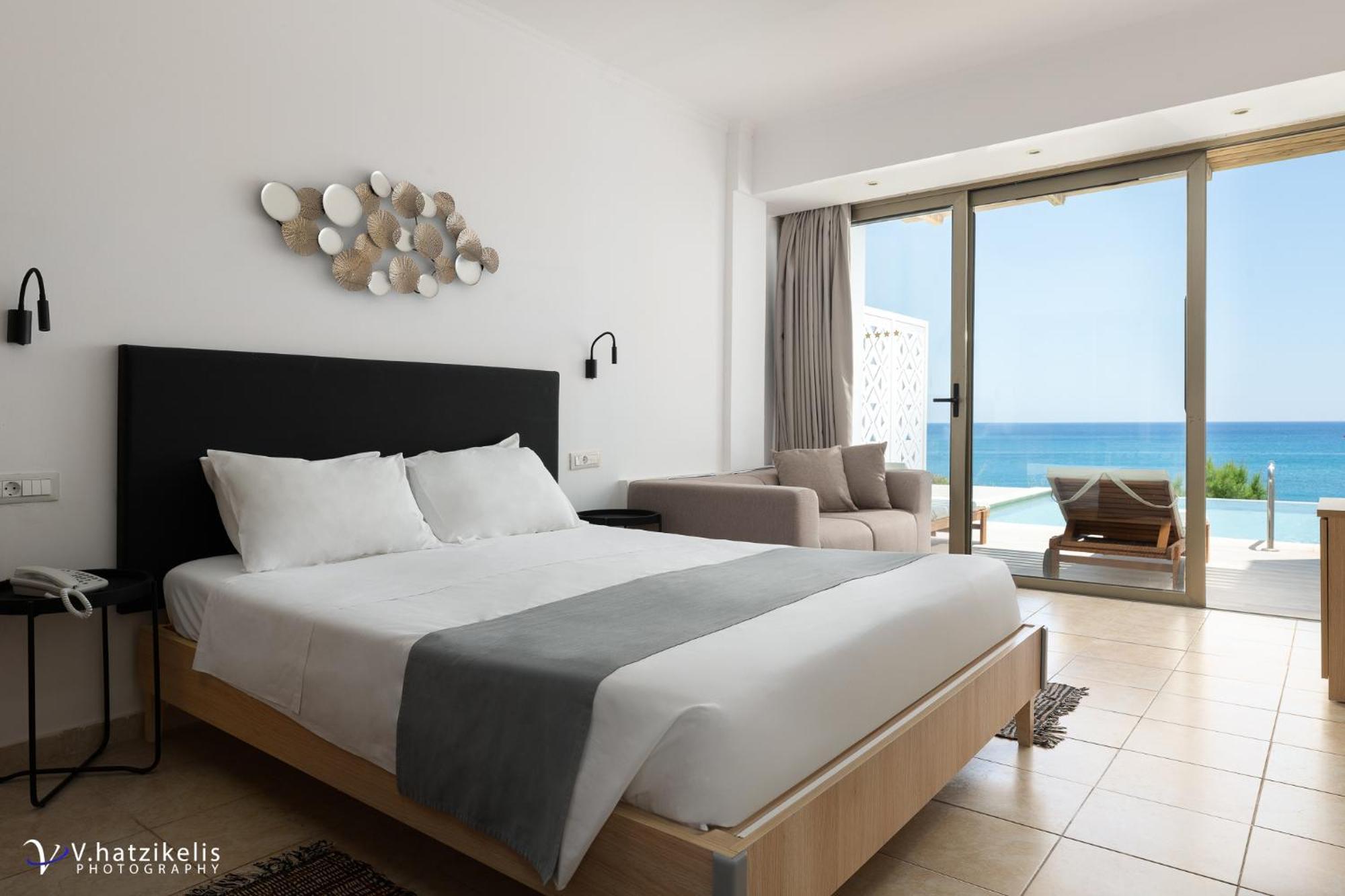 Deluxe Doppelzimmer mit direktem Meerblick und direktem Poolzugang