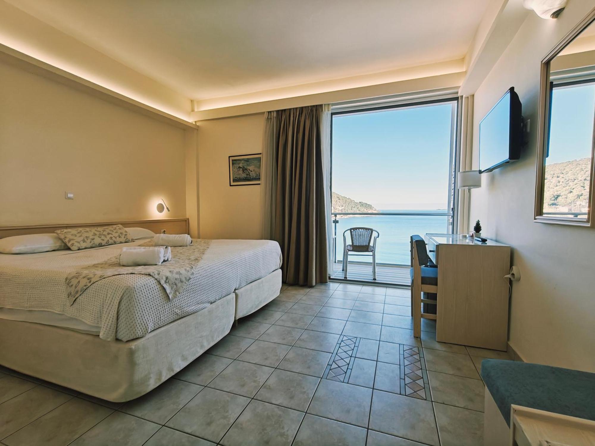 Standard Triple Room Sea View