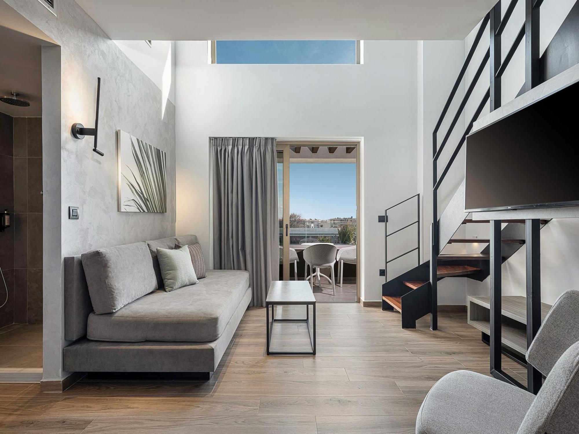 Junior Suite with Side Sea View - Split Level