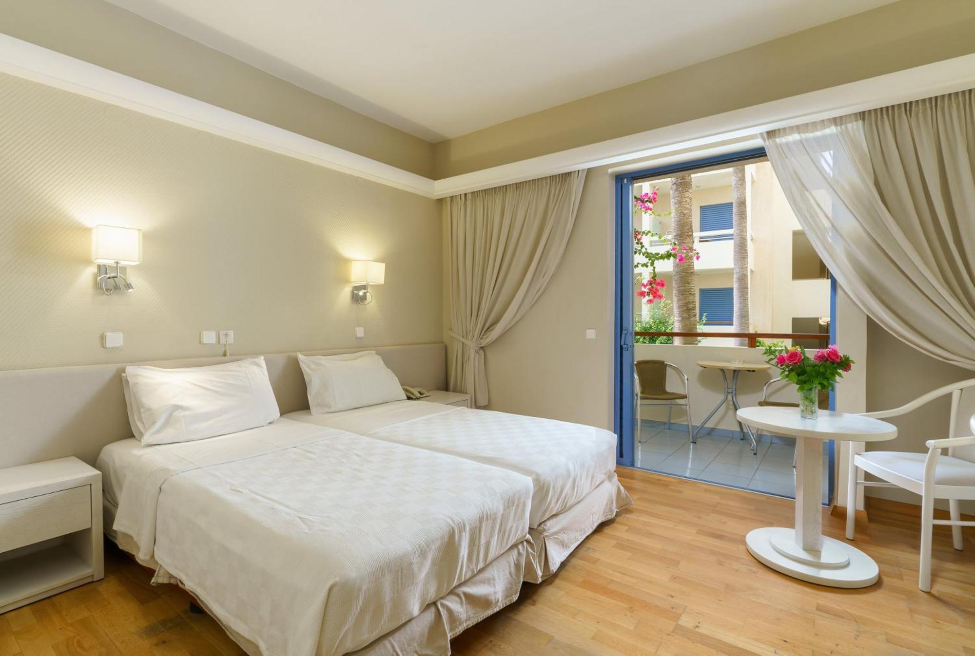 Double Room Garden or Land View