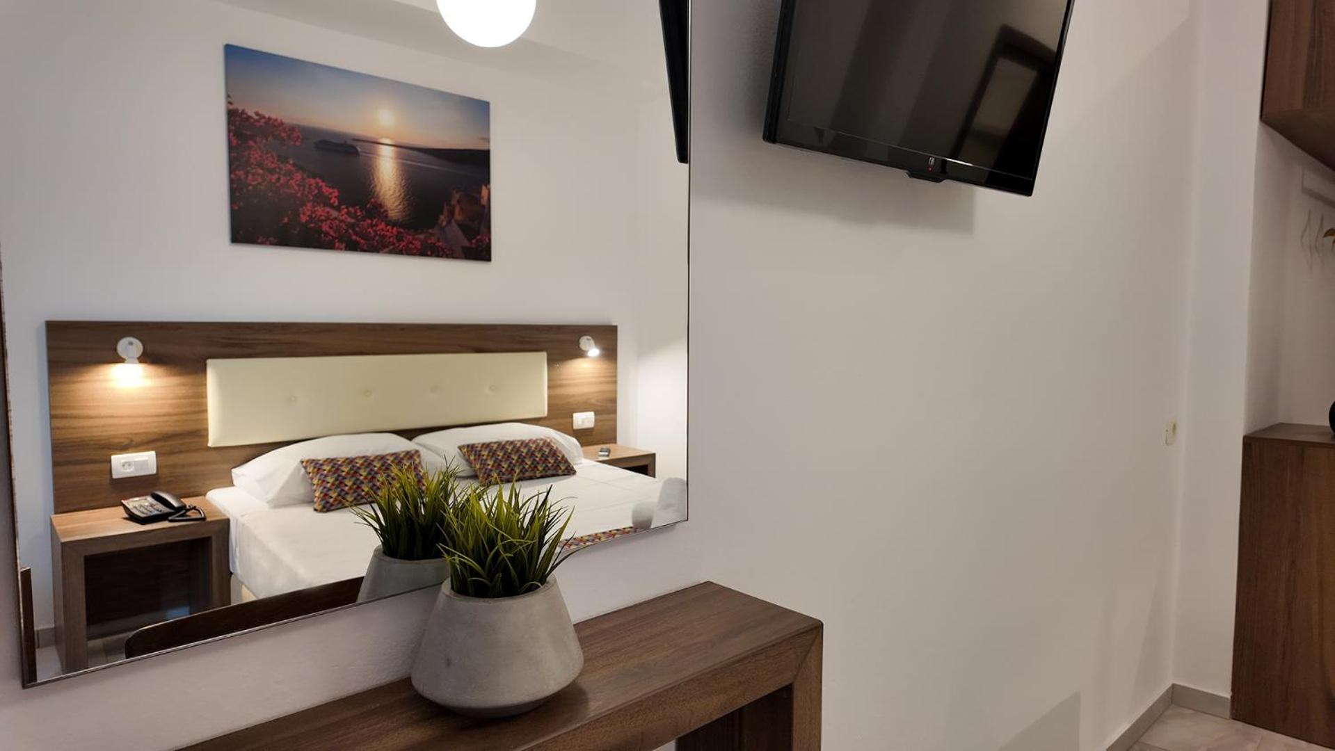 Single Room with partial Sea View