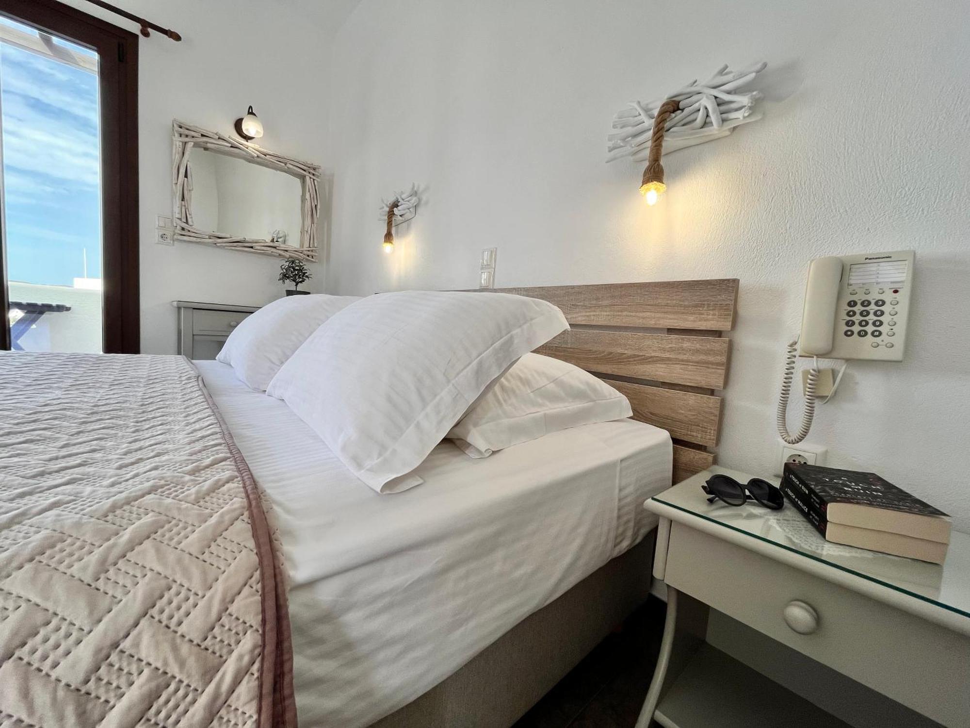 Double or Twin Room with Partial Sea View,1674717853:JPEG