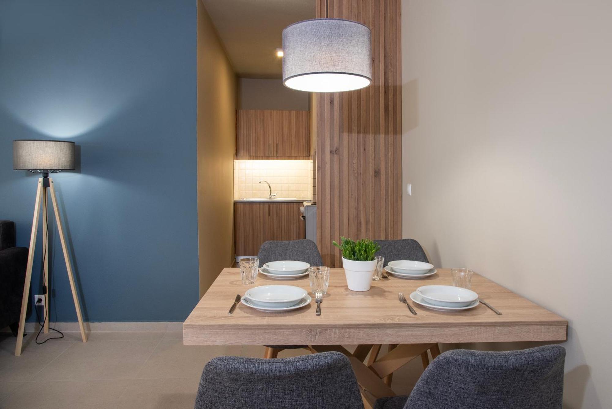 Standard Two-Bedroom Apartment Side Sea View