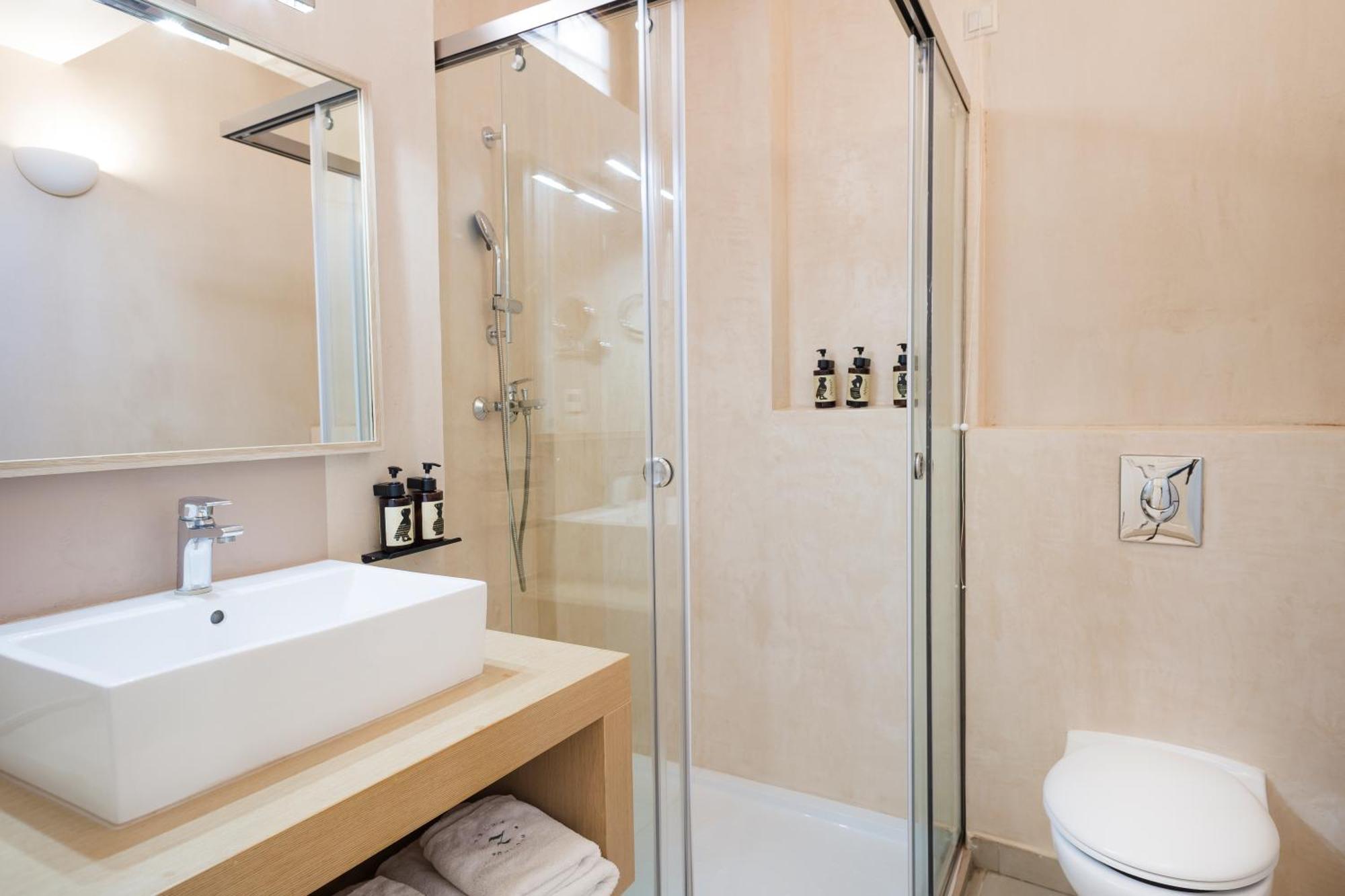 Superior Room Evenos