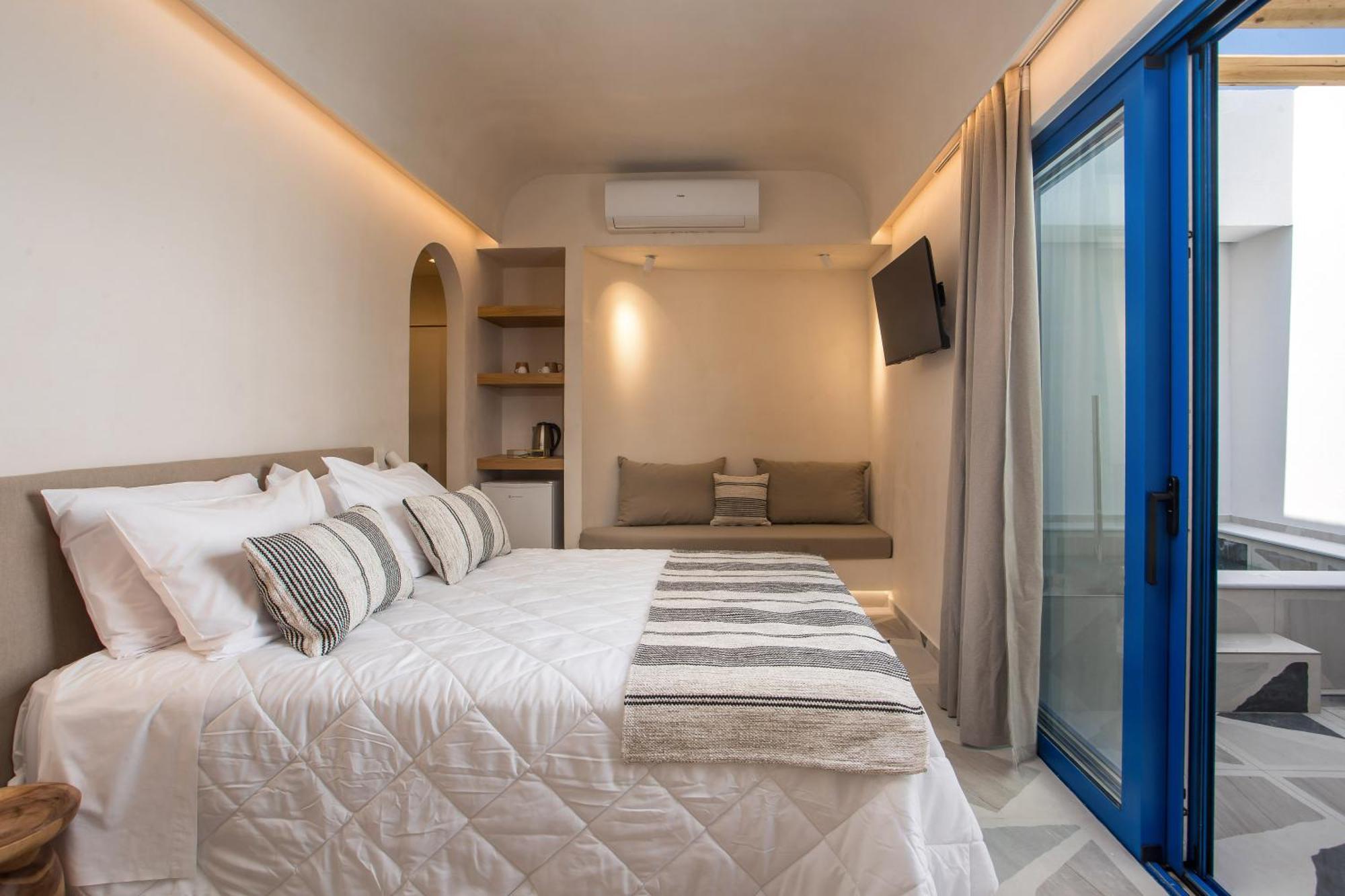 Suite with Private Pool,1676784386:JPEG