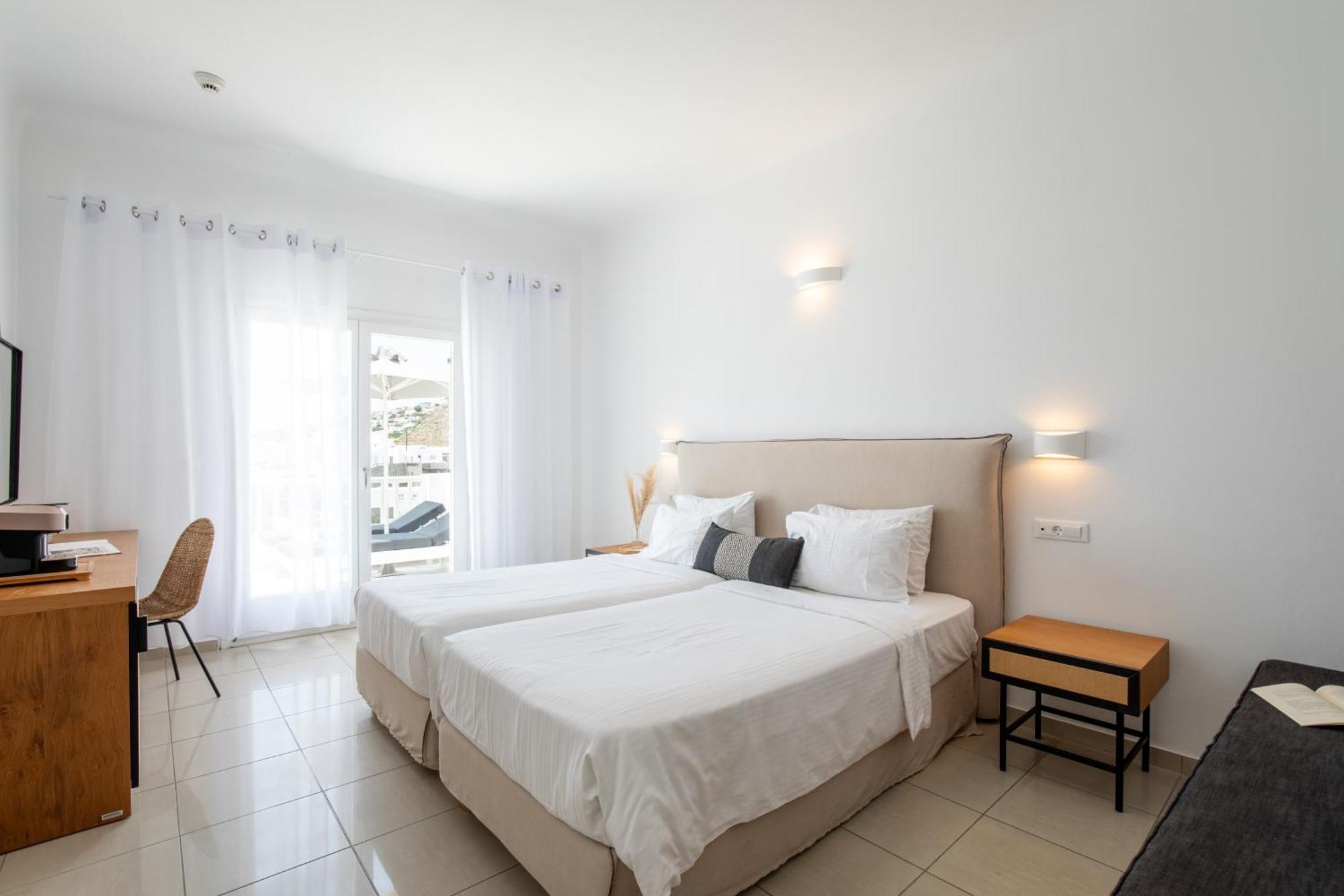 Deluxe Triple Room with Side Sea View