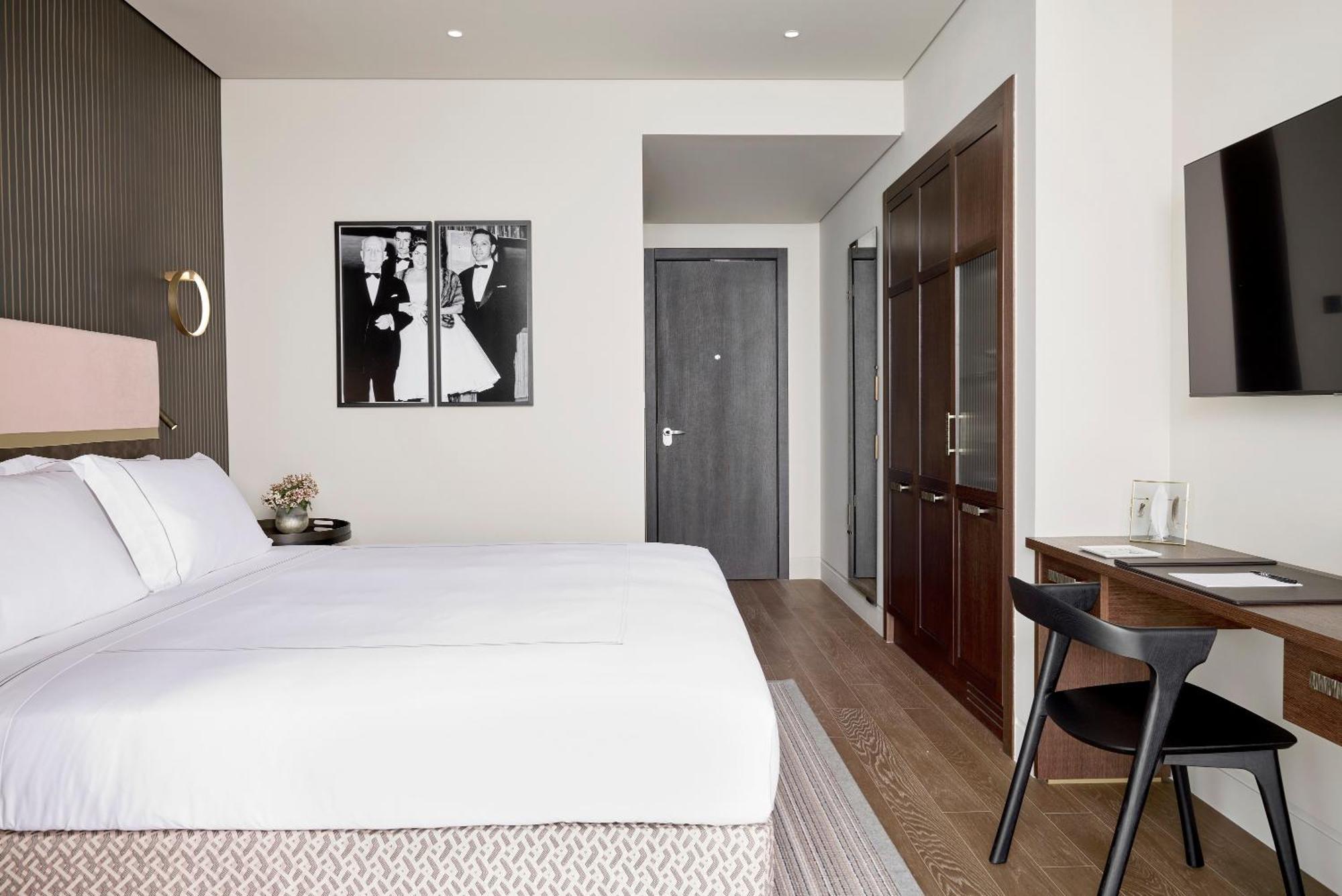Deluxe Seafront Room Balcony