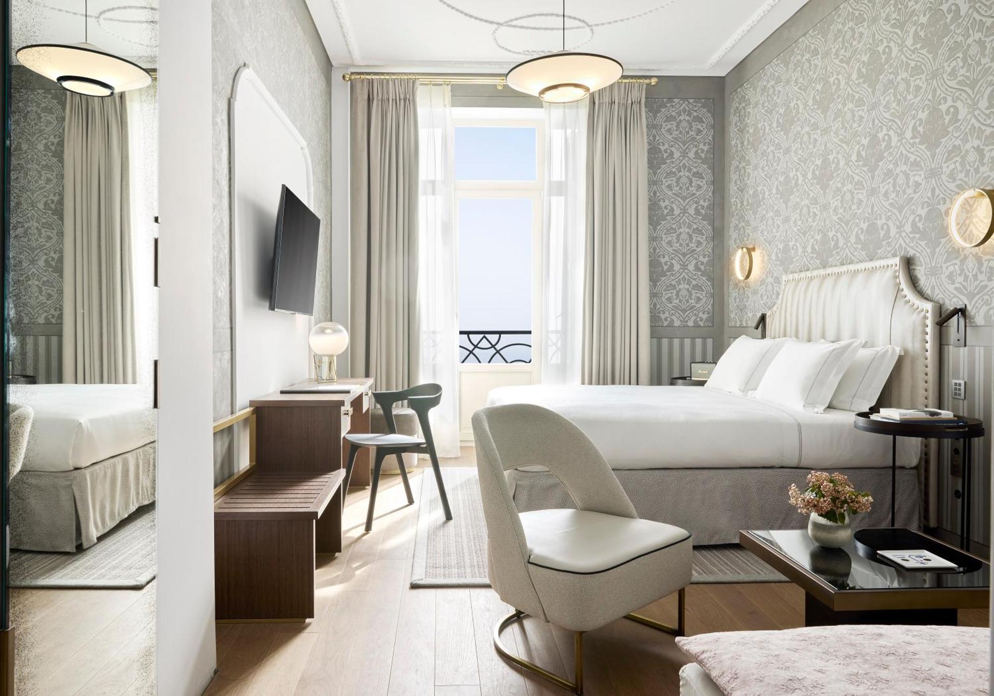 Junior Suite Sea Front Balcony