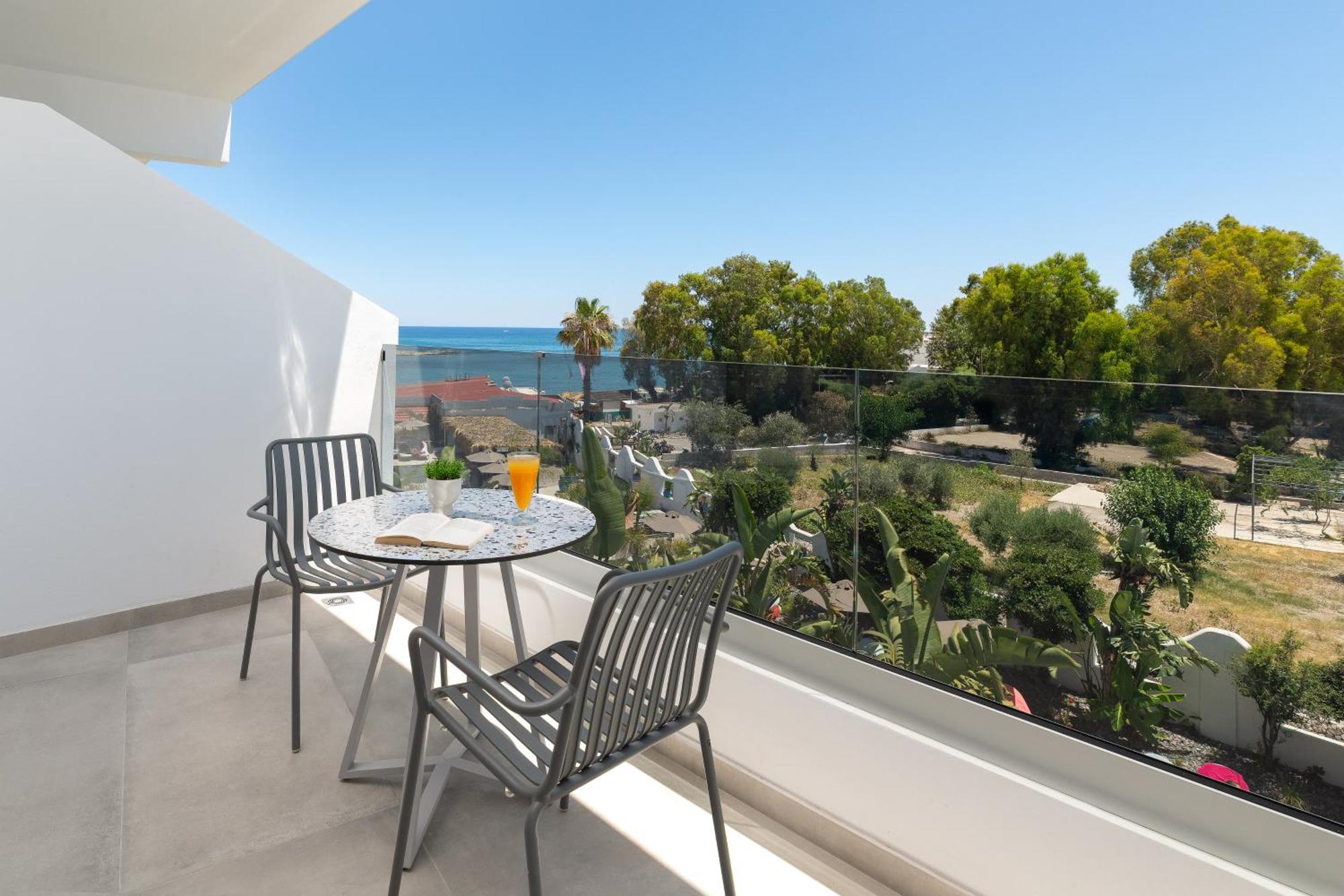 Deluxe Double Room Side Sea View
