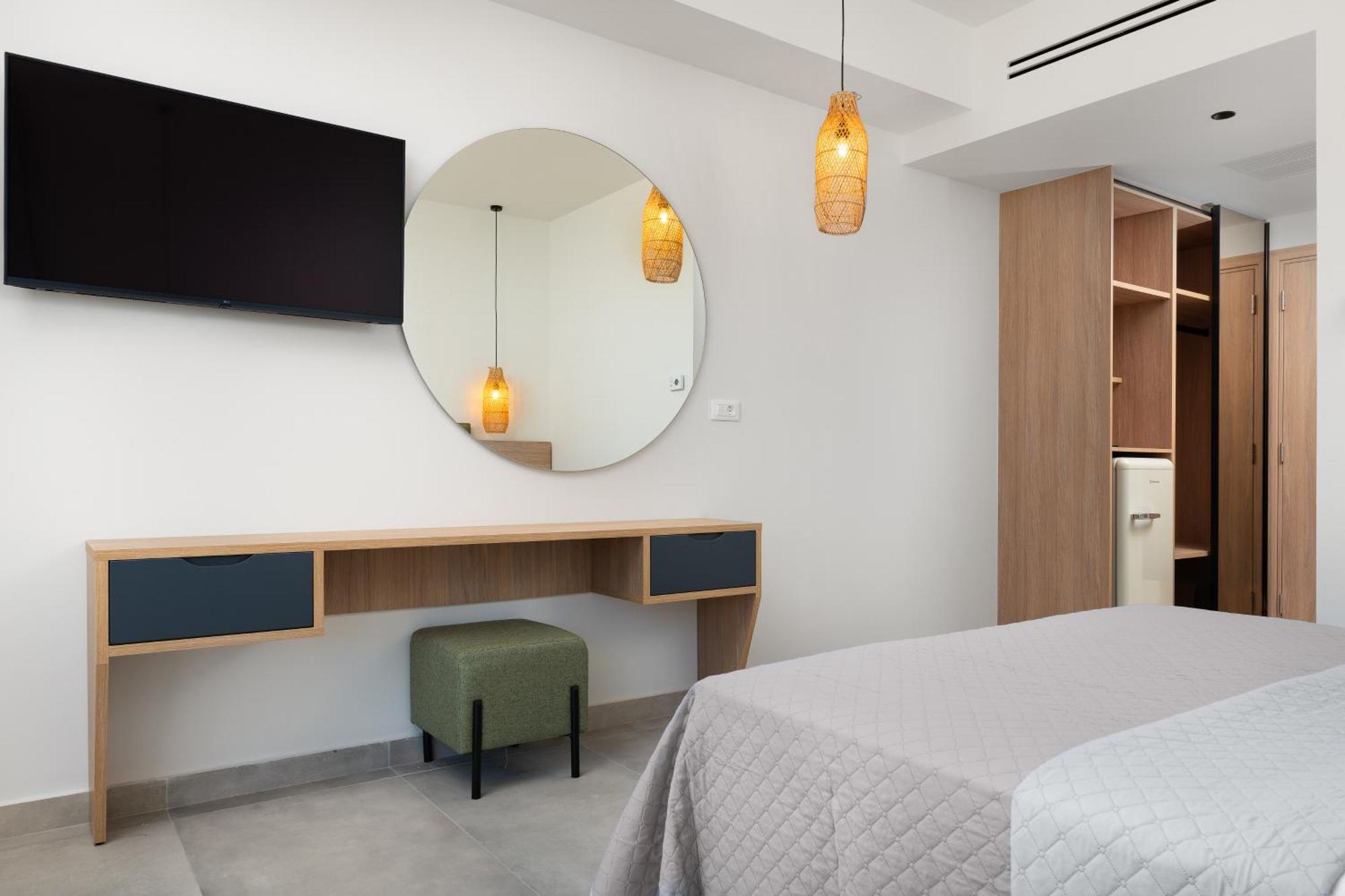 Deluxe Double Room Side Sea View