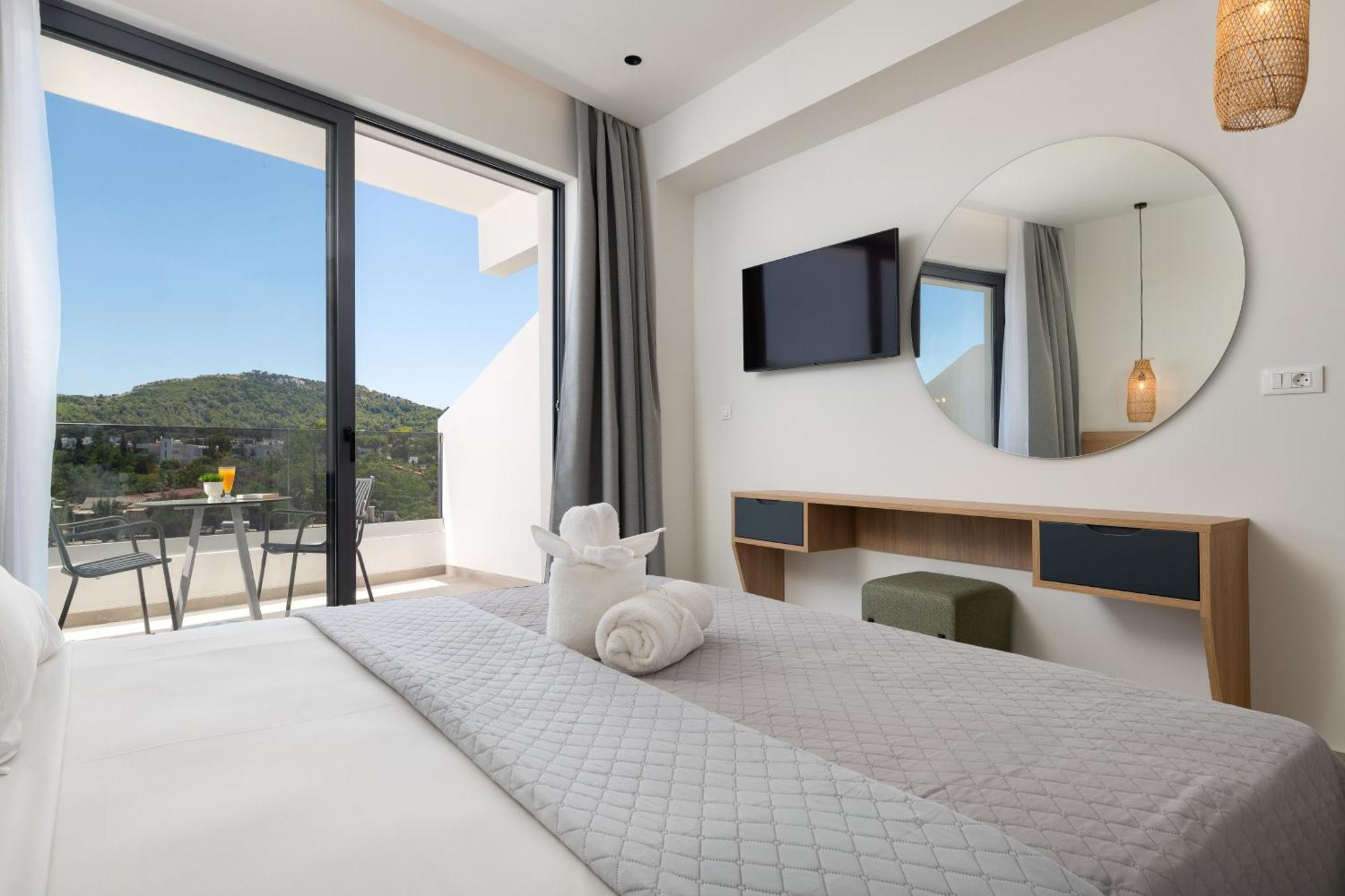 Deluxe Double Room Side Sea View