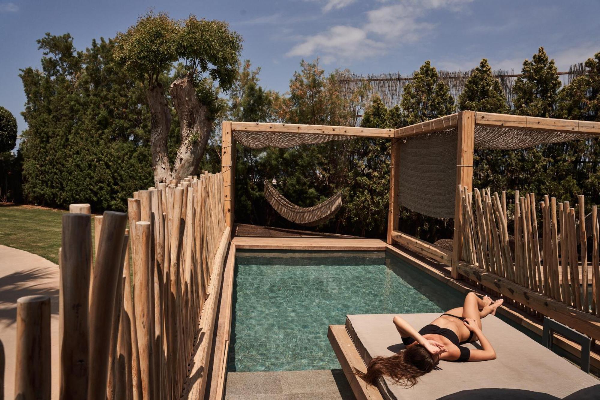 Signature Retreat Pool